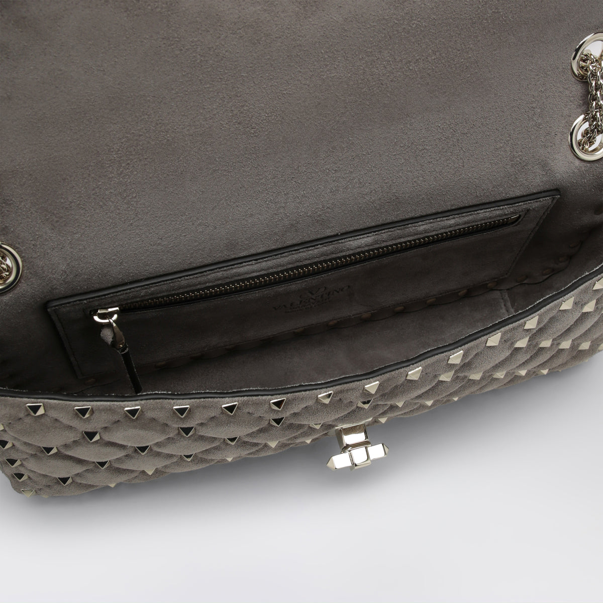 Mittelgroße Schultertasche Rockstud Spike in Warm Grey aus Veloursleder