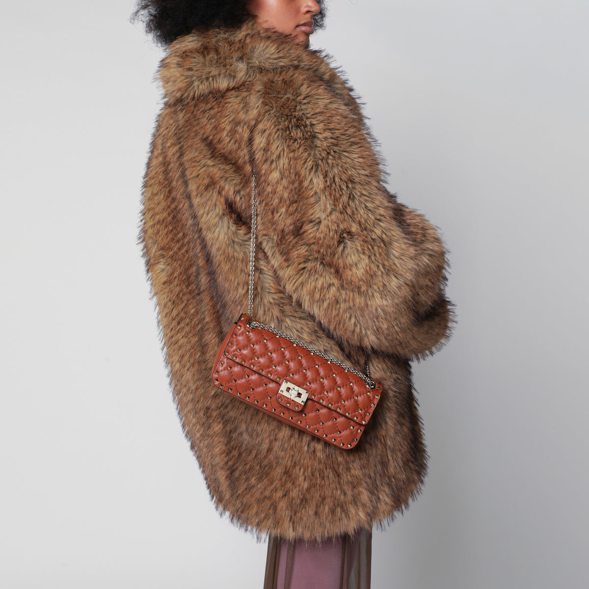 Rockstud Spike Tasche aus Leder in Poppy