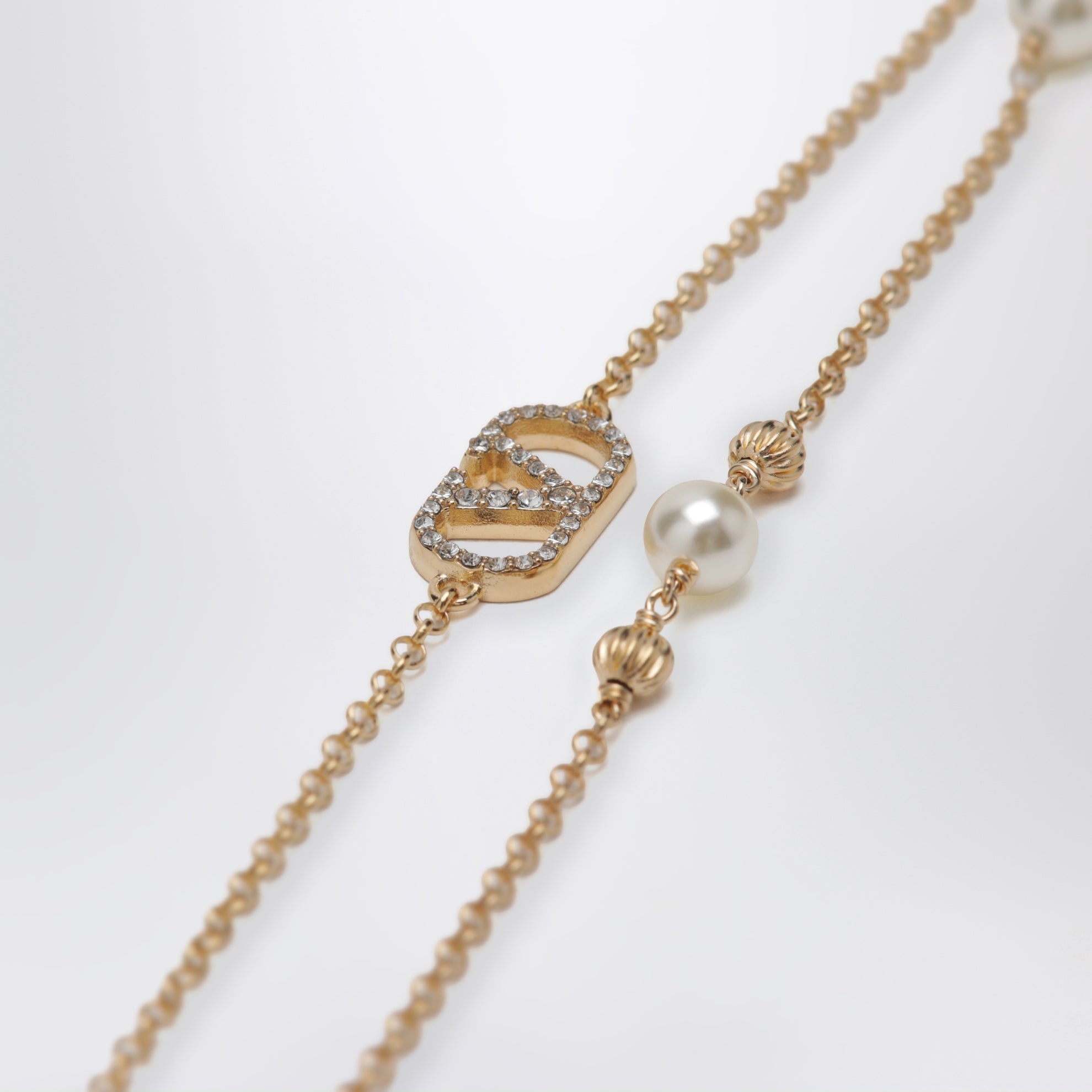 Bracelet VLogo Signature doré avec perles et cristaux