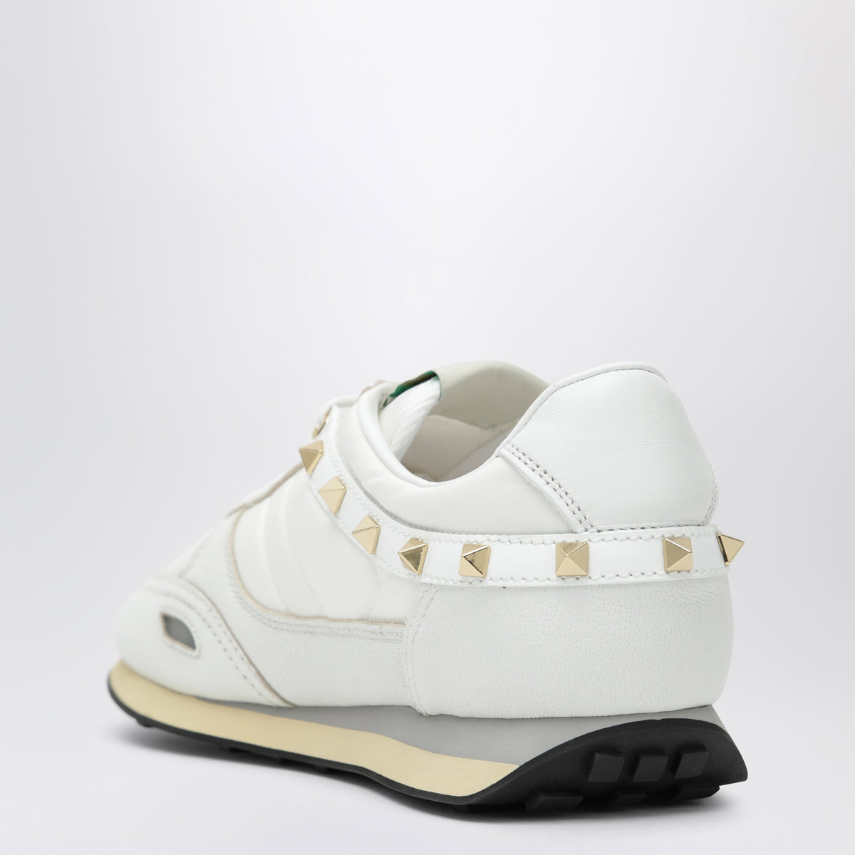 Sneaker Stud Up in Weiß aus Wildleder und Nylon
