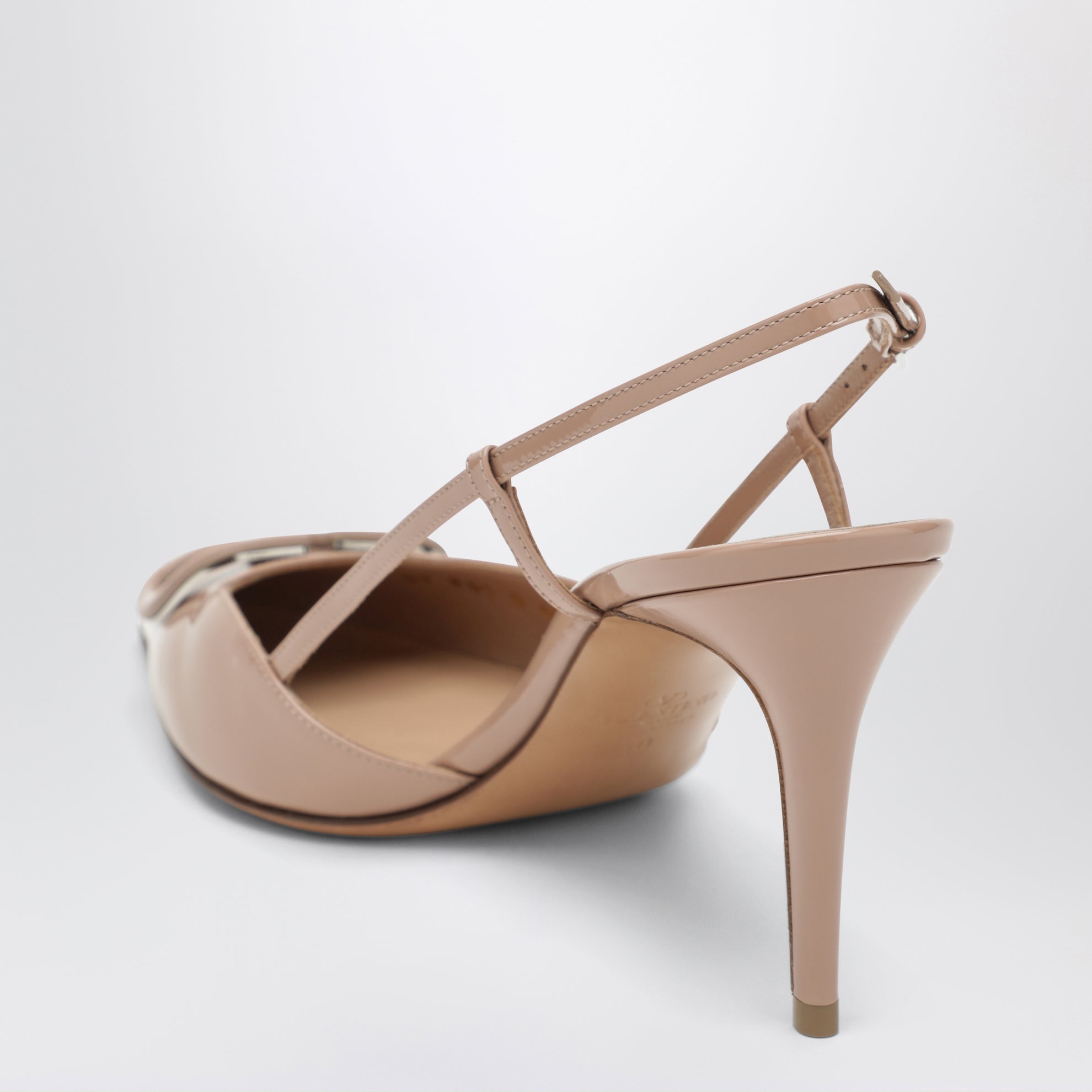 Décolleté slingback VLogo Signature color cipria in vernice