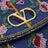 Sac VLogo Signature bleu avec broderies en perles