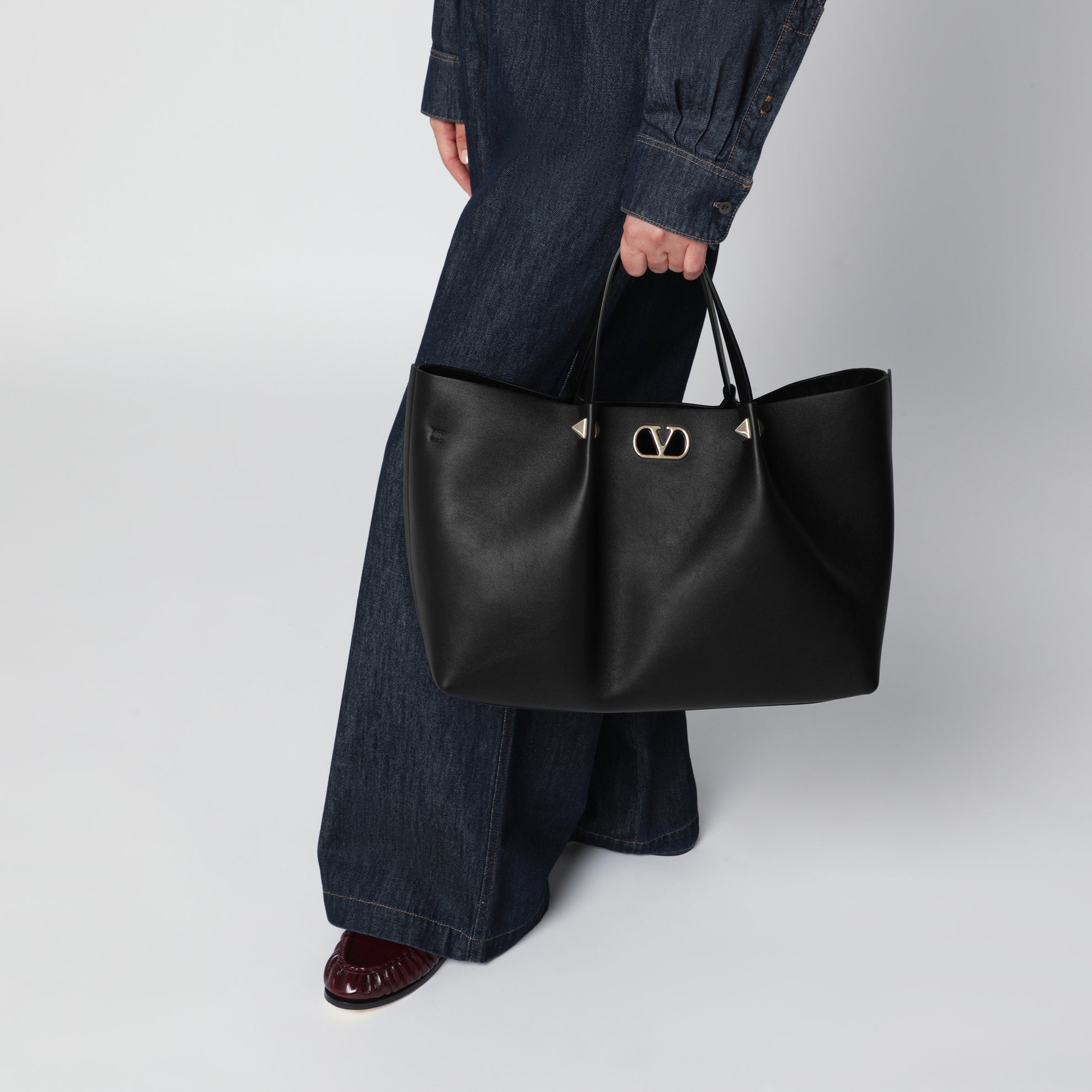 Large Rockstud black leather shopping bag