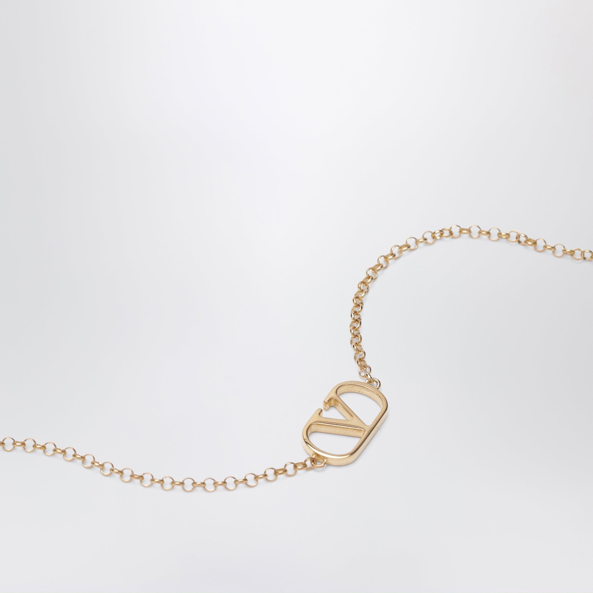 VLogo Signature bracelet in gold-tone brass