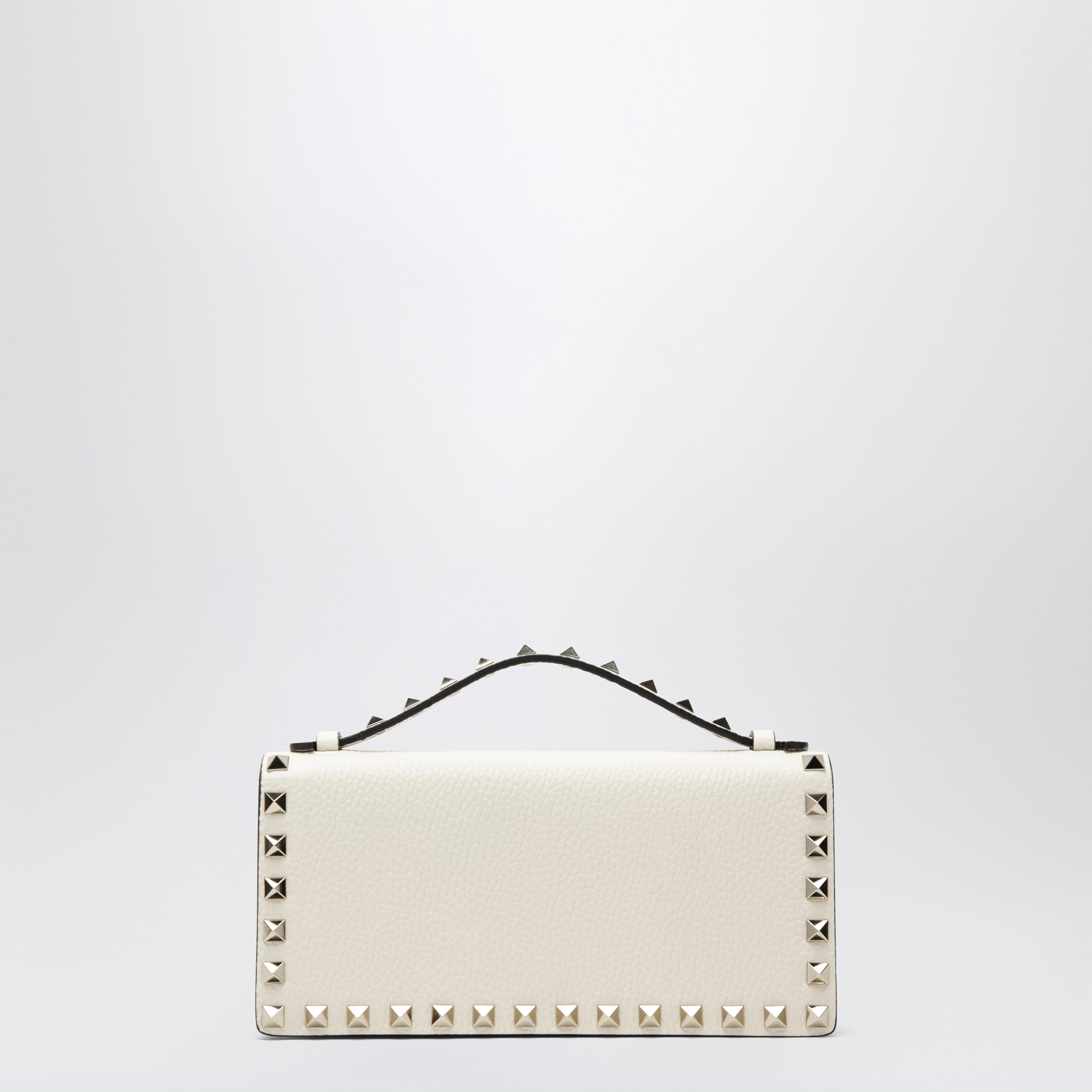 Rockstud chain wallet in grained calfskin, light ivory