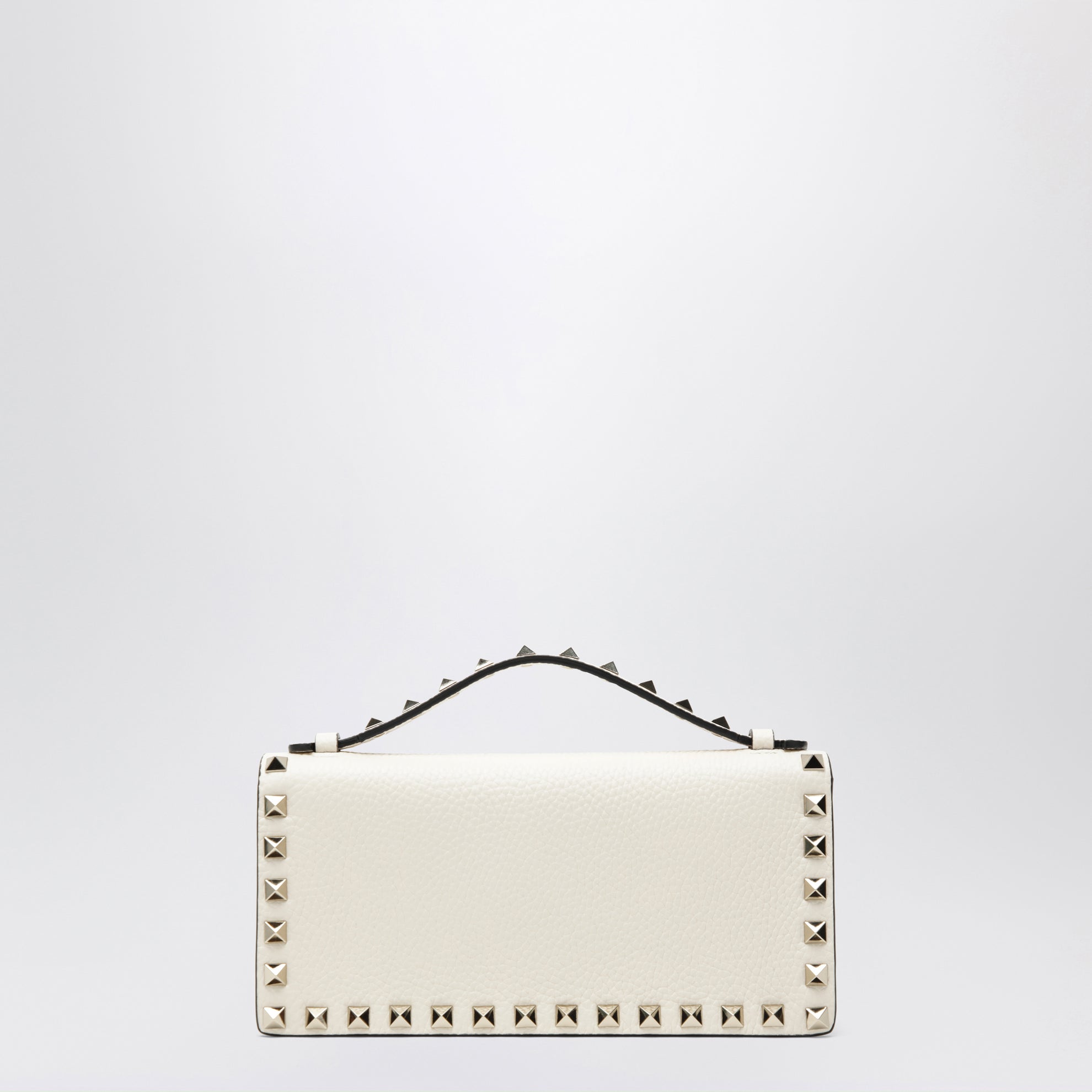 Rockstud chain wallet in grained calfskin, light ivory