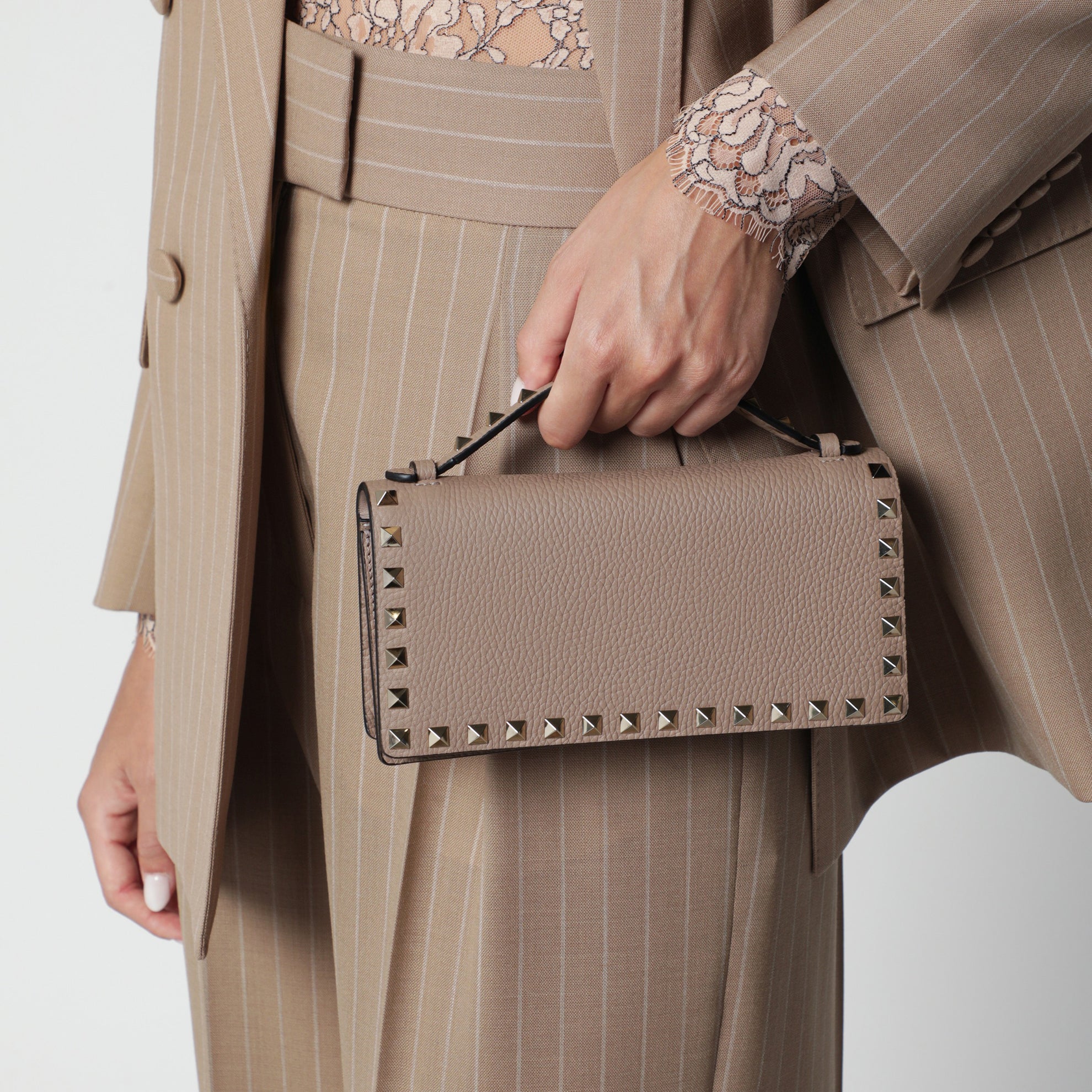 Rockstud pink powder chain wallet