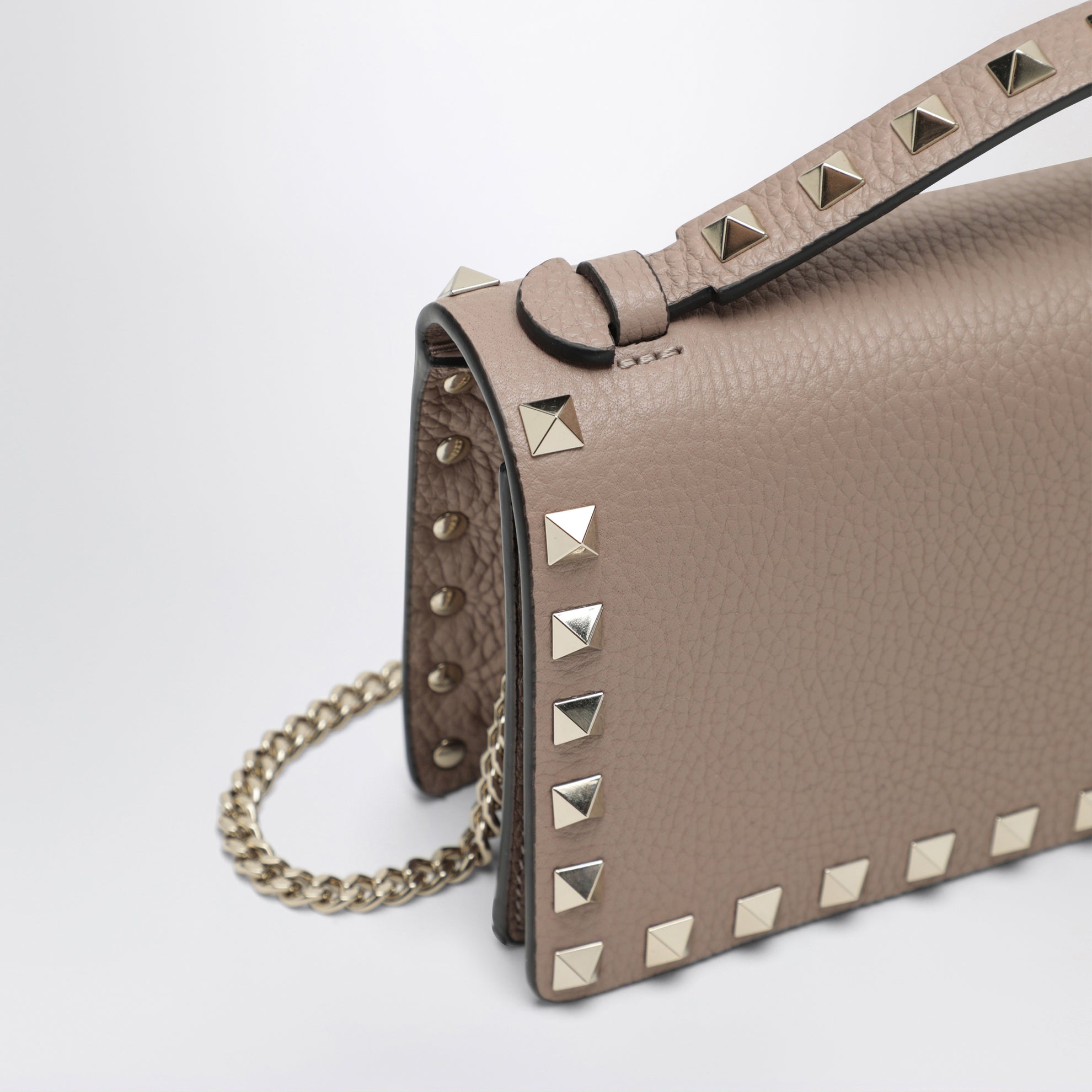 Rockstud pink powder chain wallet