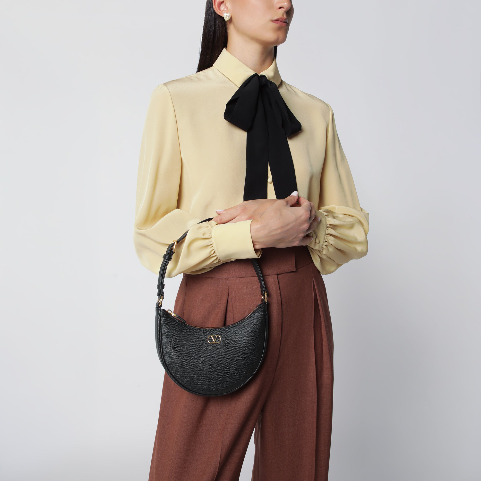 Mini sac Hobo Vlogo Signature en cuir noir