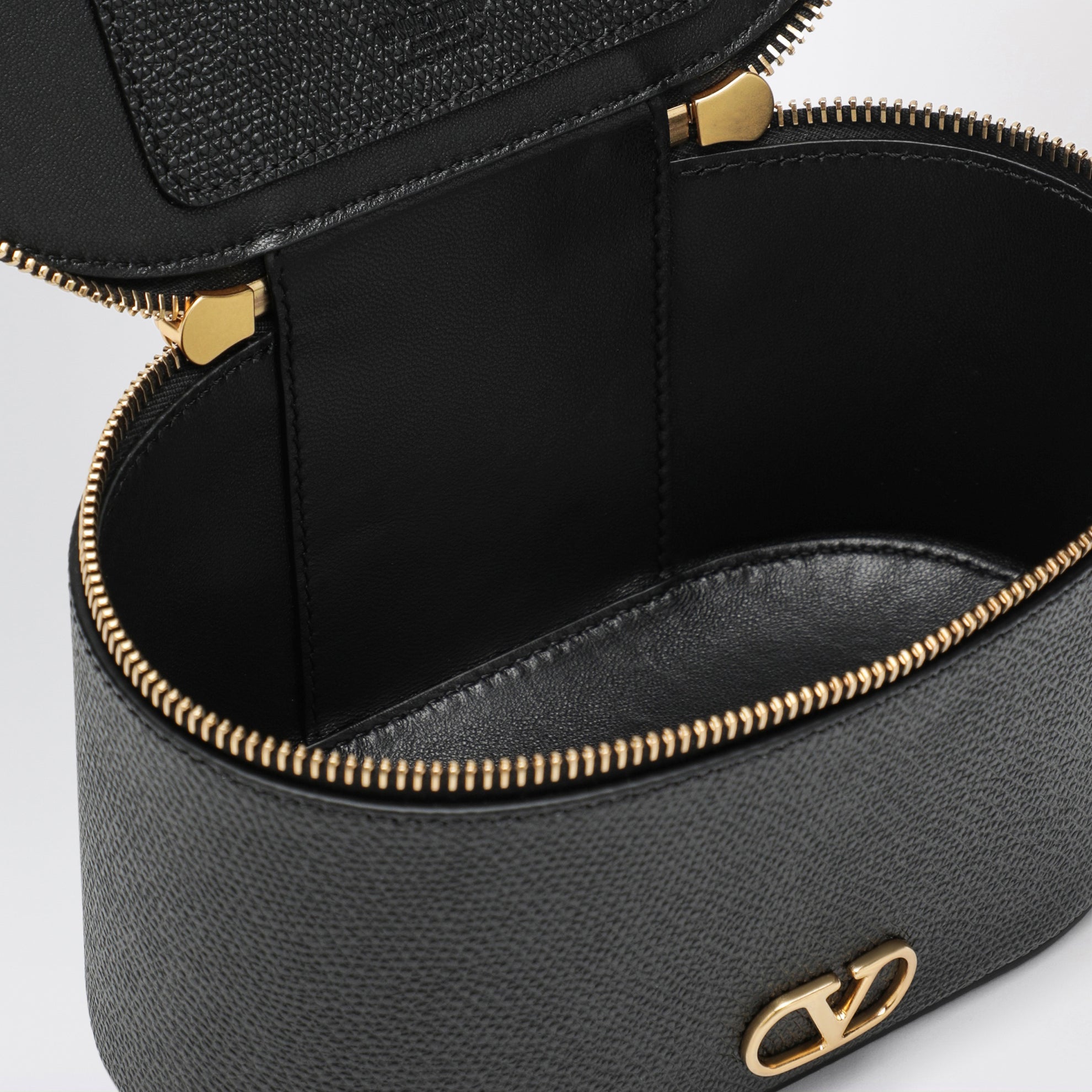 Borsa mini vanity Vlogo Signature in pelle nera