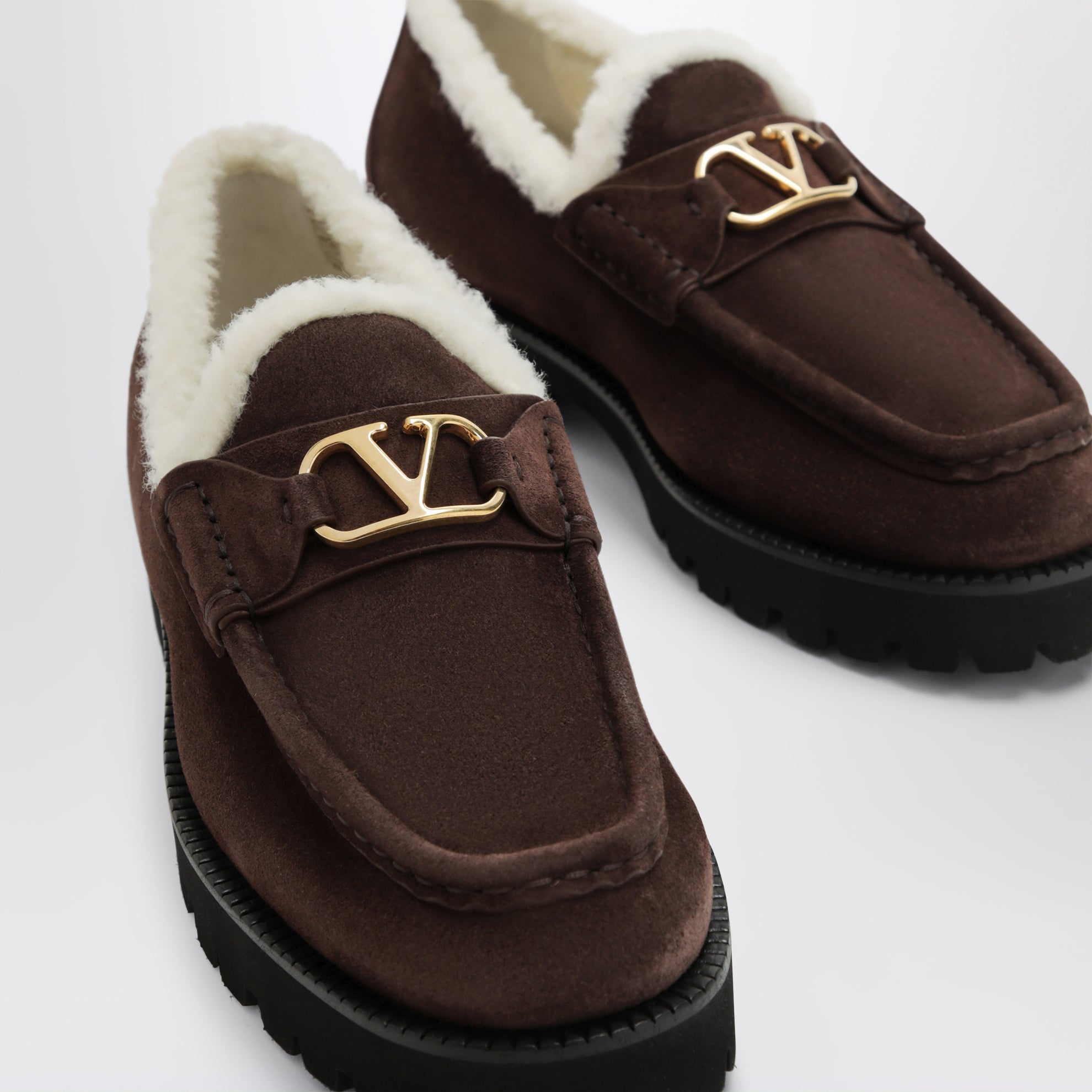 Mocassini VLogo marroni in suede con shearling