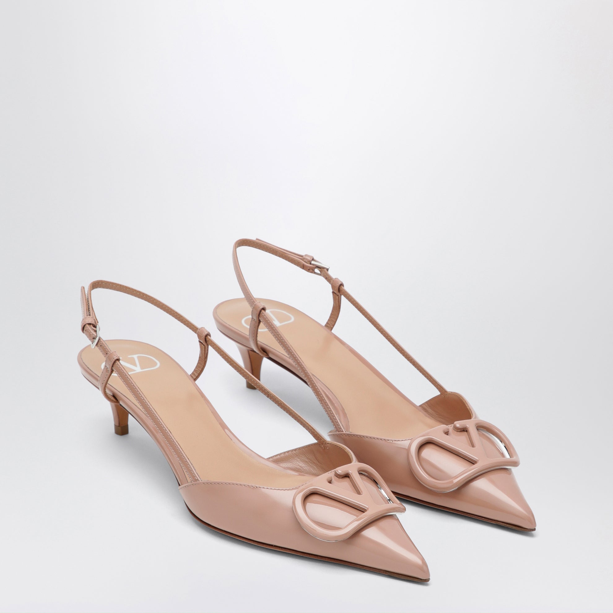Escarpins slingback VLogo Signature en cuir verni rose cannelle