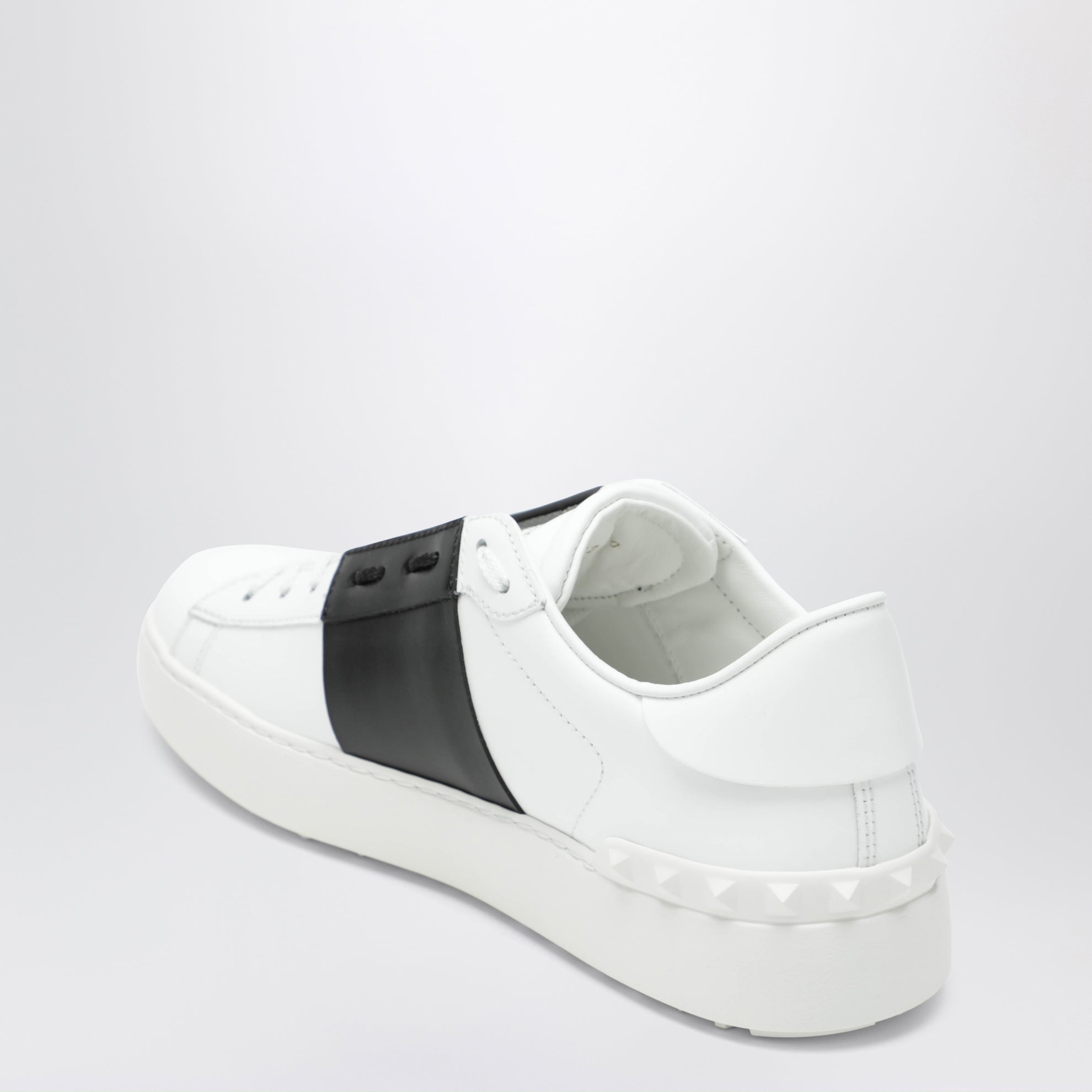 Open-Sneakers in Weiß/Schwarz
