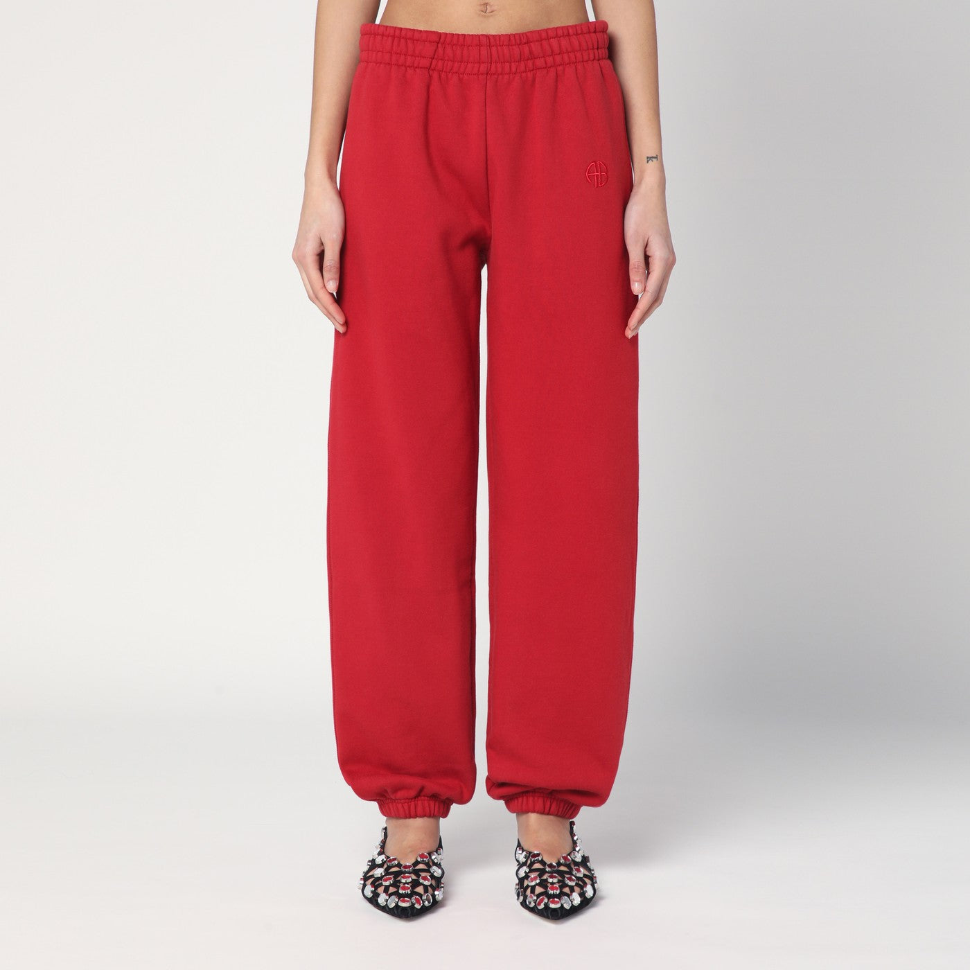 Rote Jogginghose