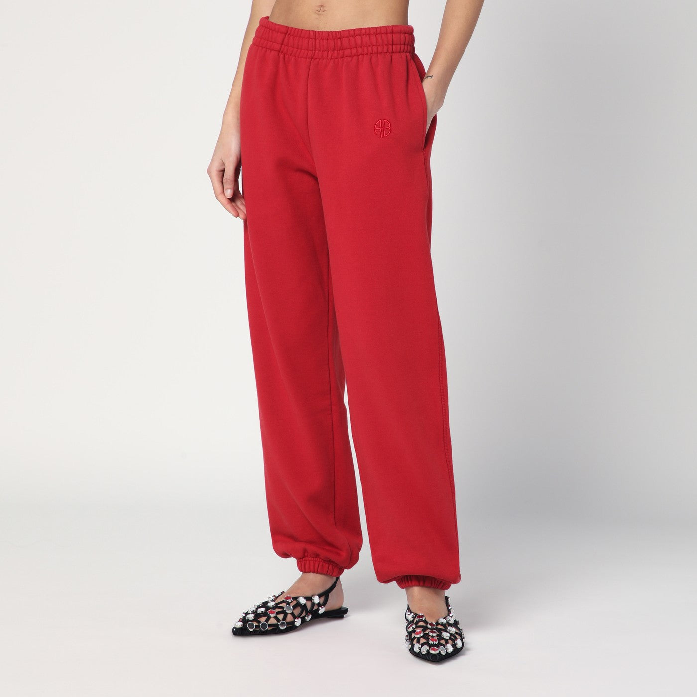 Rote Jogginghose
