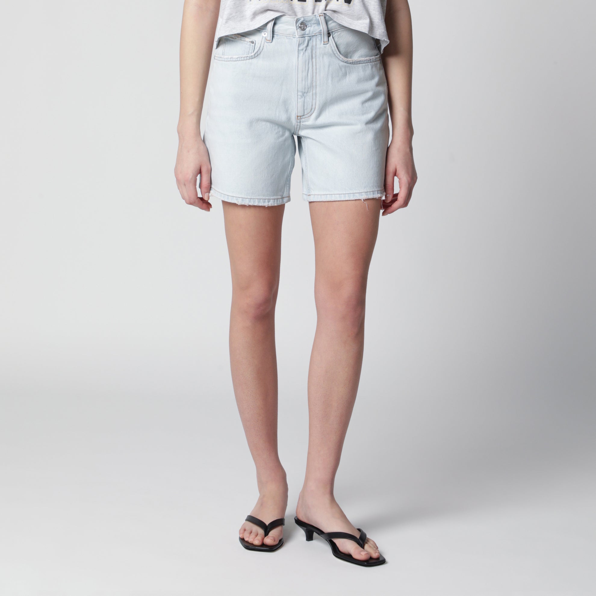 Short en denim bleu clair