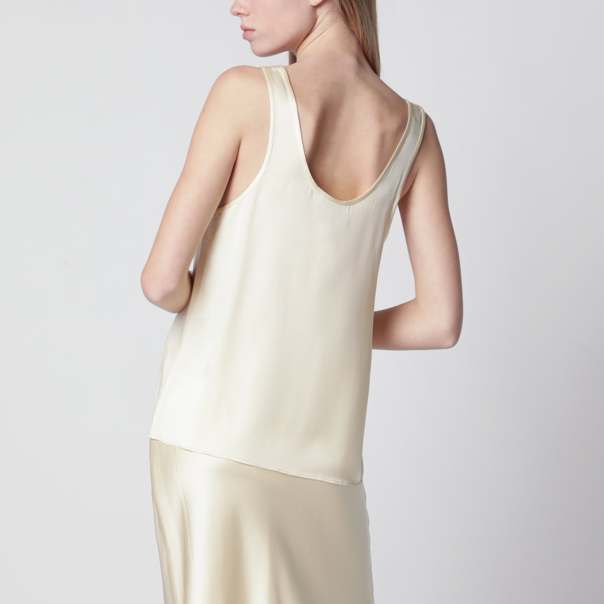 Lea Top aus butterfarbener Seide