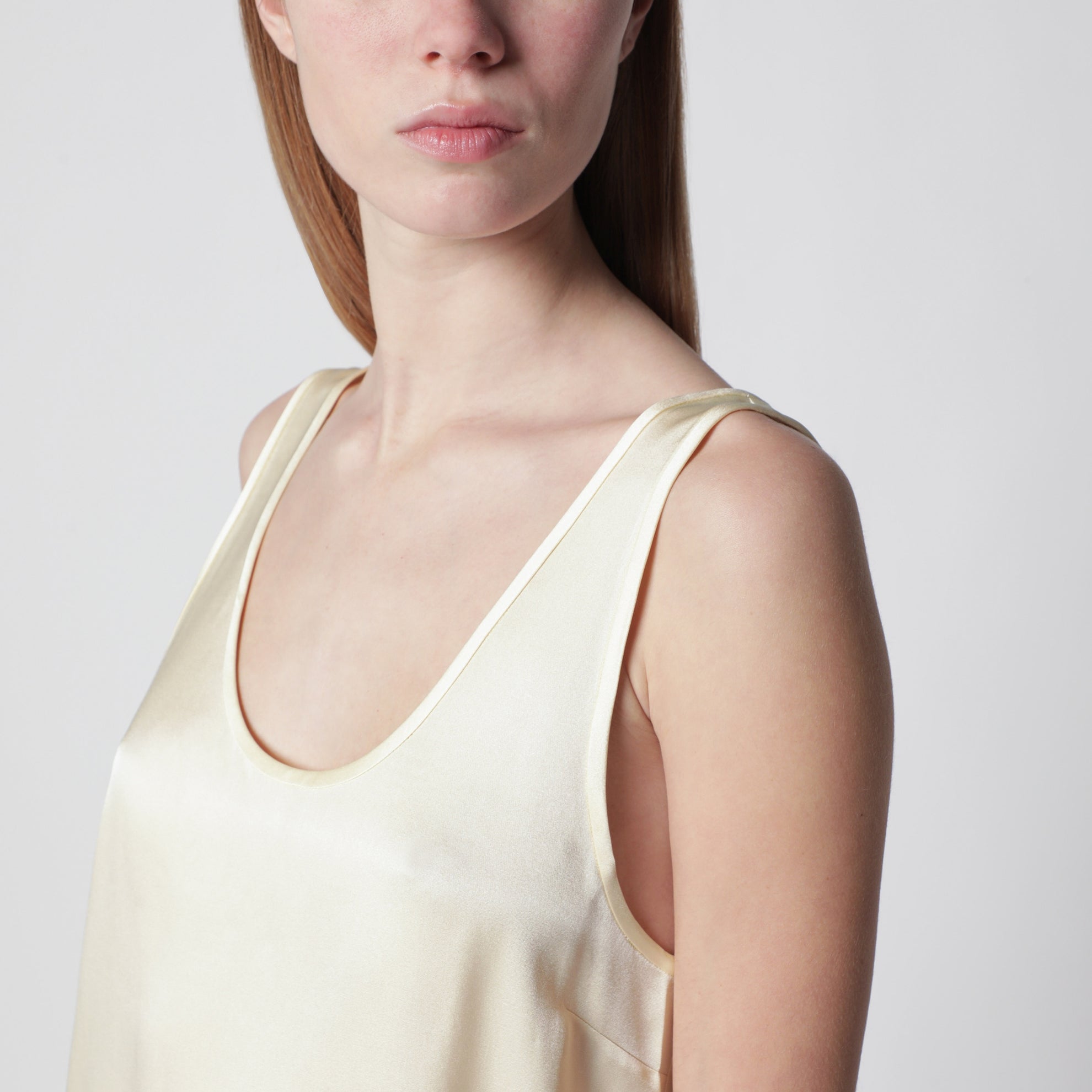 Lea Top aus butterfarbener Seide