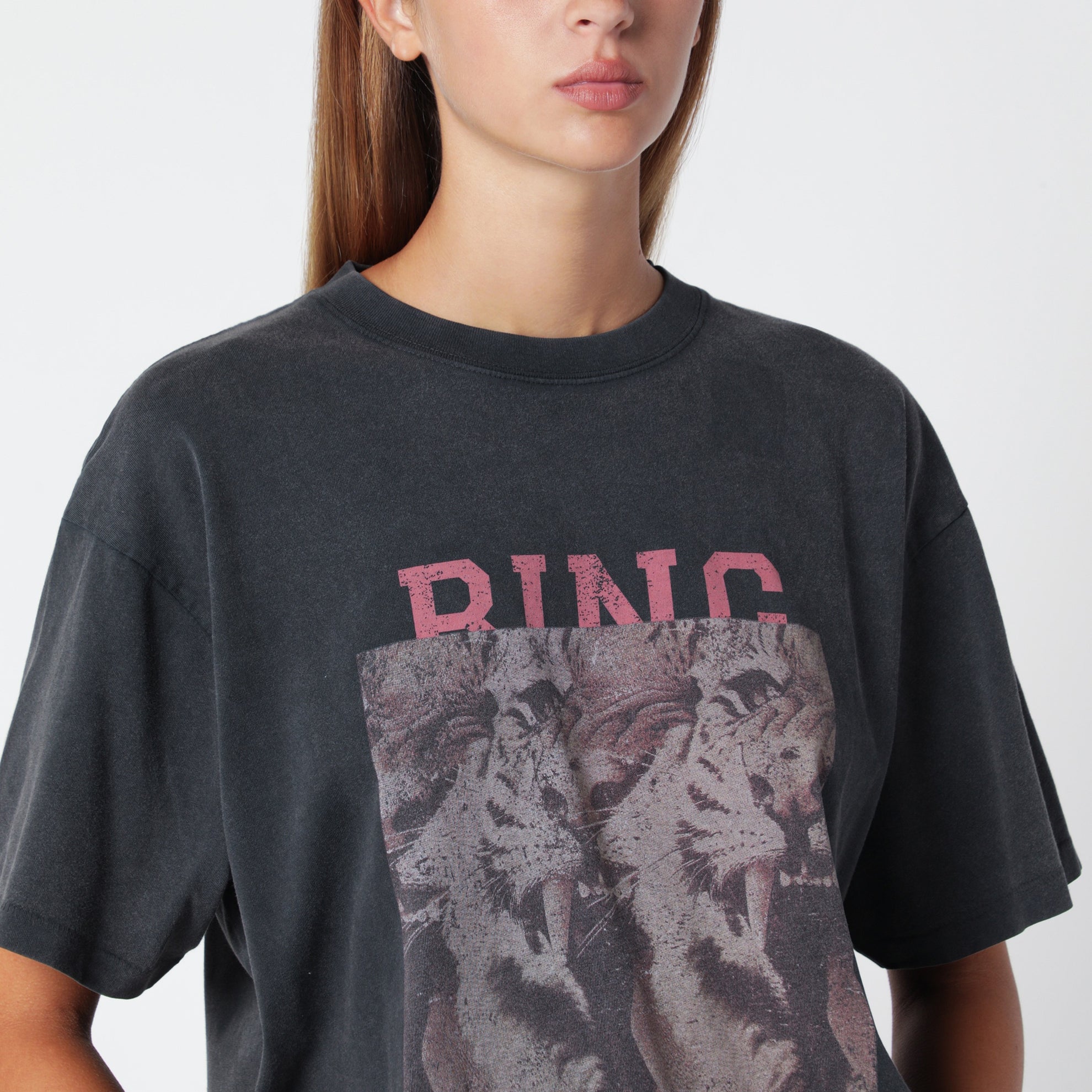 T-shirt Cade nera slavata in cotone
