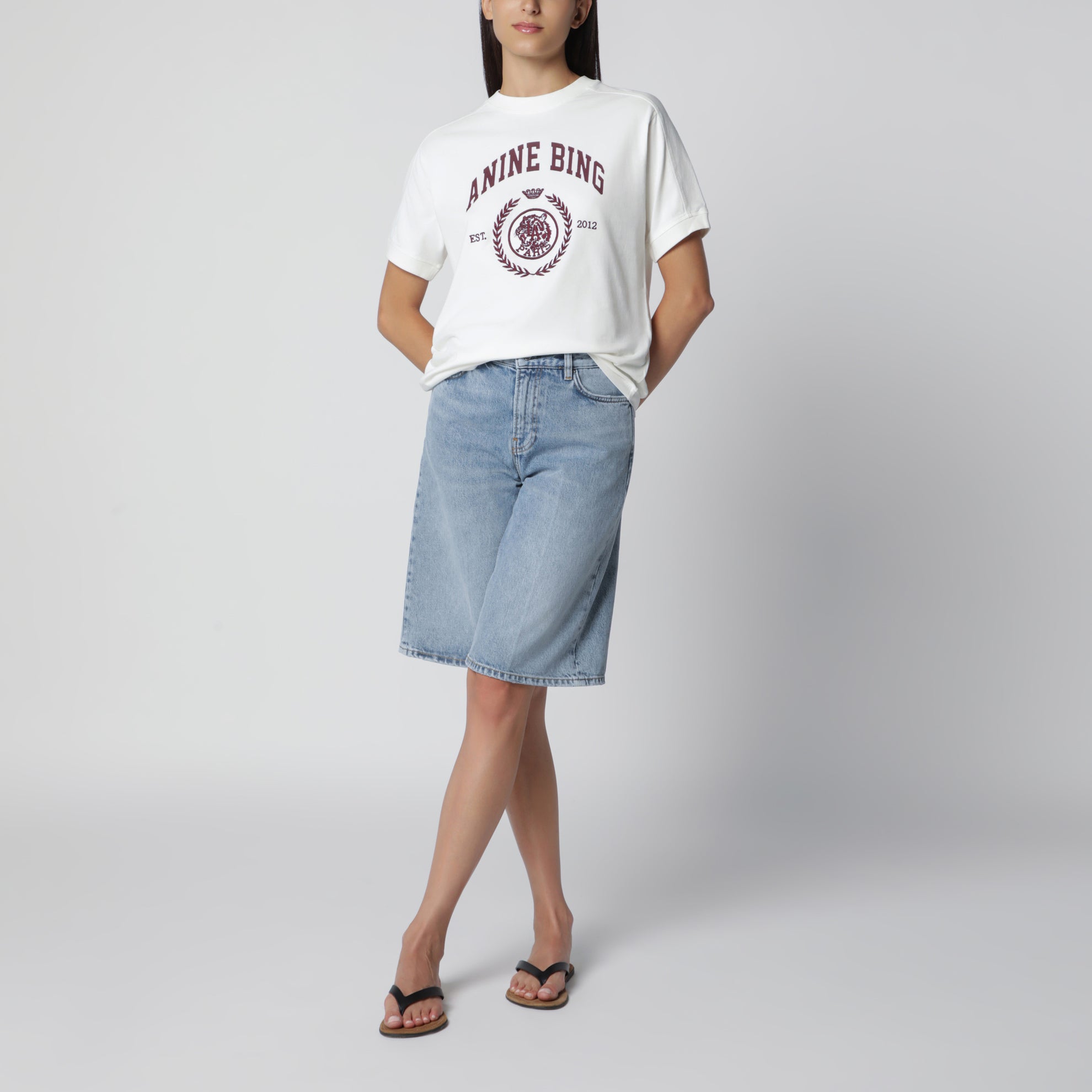 Cremefarbenes T-Shirt mit Logoprint