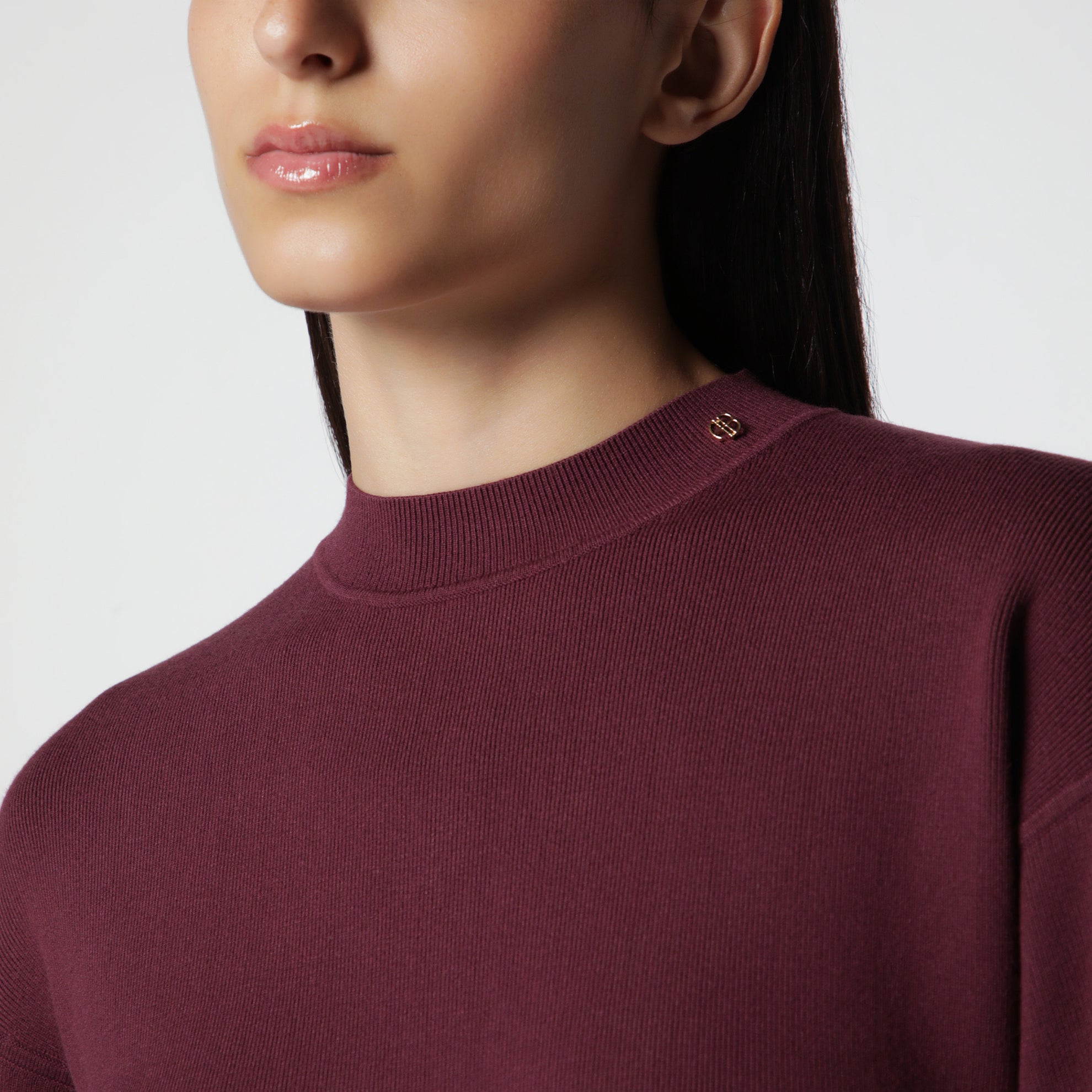 Burgunderroter Pullover aus Viskosemischung