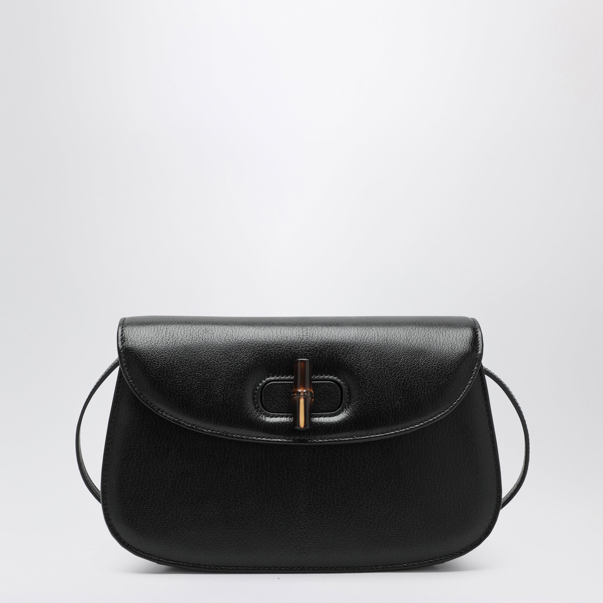 Sac en cuir noir avec fermoir en bambou