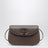 Borsa spalla piccola in pelle con chiusura bamboo tortora scuro