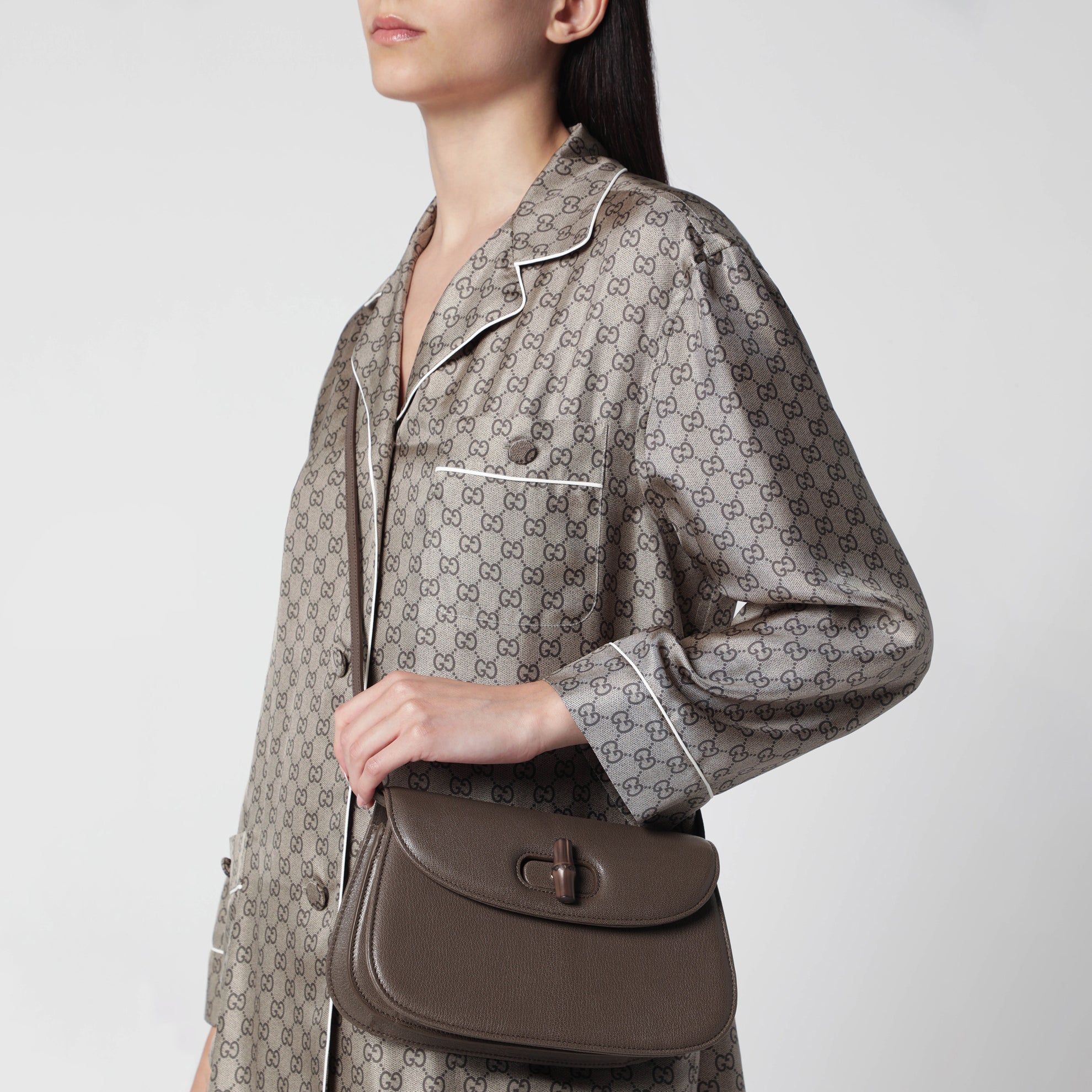 Small shoulder bag in dark taupe leather with bamboo closure