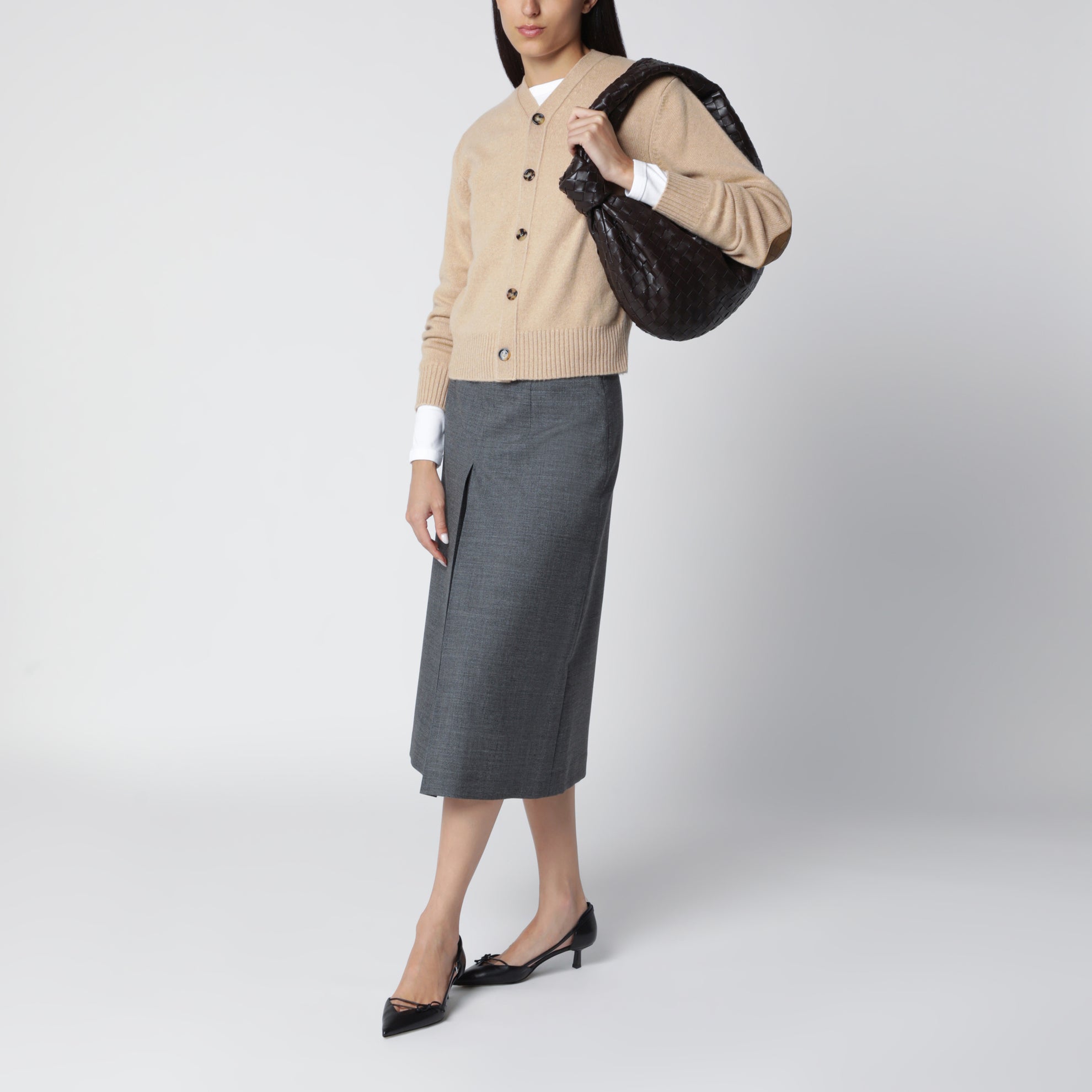 Beiger Cardigan mit Intrecciato-Ellenbogenpatches