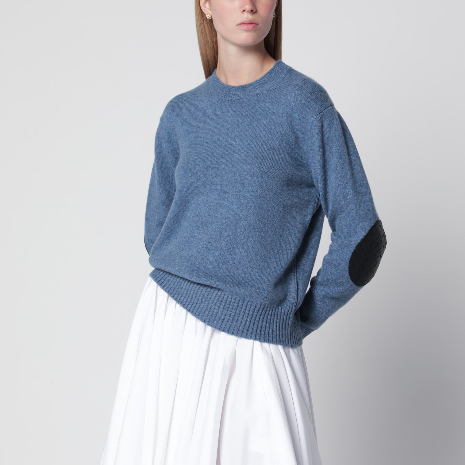 Kaschmirpullover in Denimblau mit Intrecciato-Einsätzen