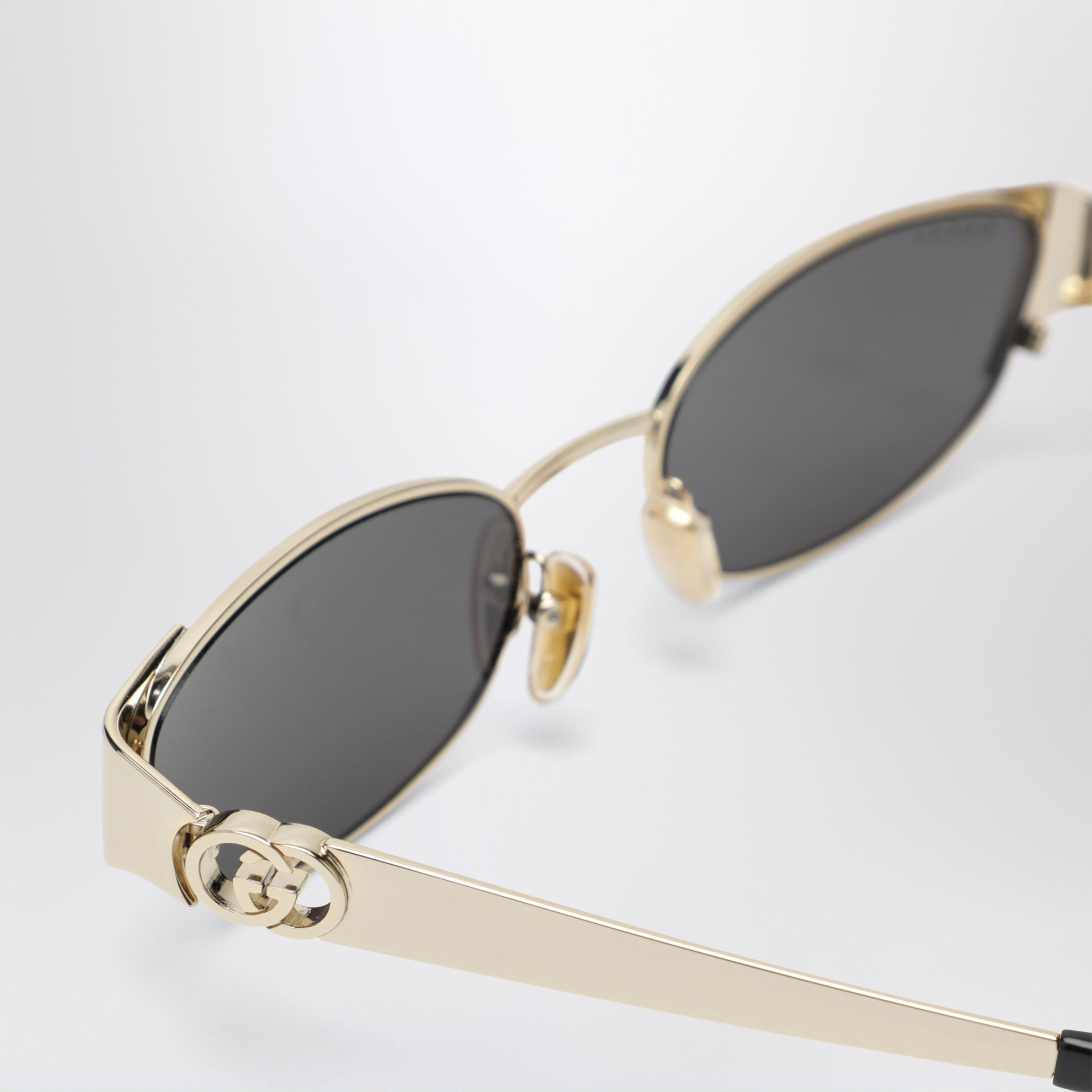 Gold-tone metal oval sunglasses