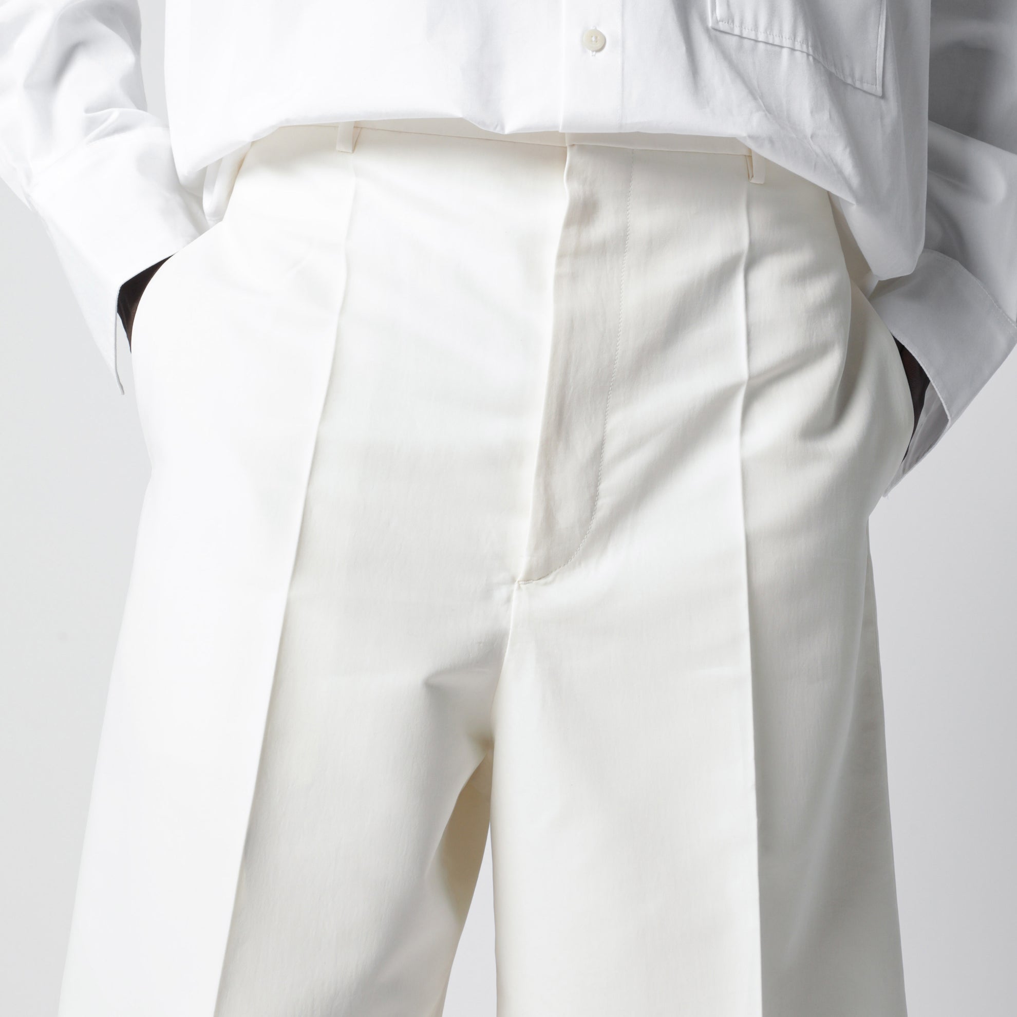 Bermuda blanc en mélange soie par Bottega Veneta