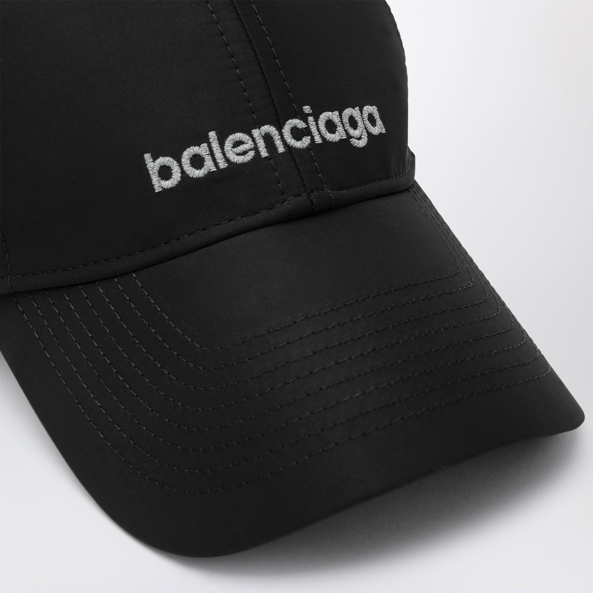 Techwear-Baseballkappe mit Reflexeffekt in Schwarz