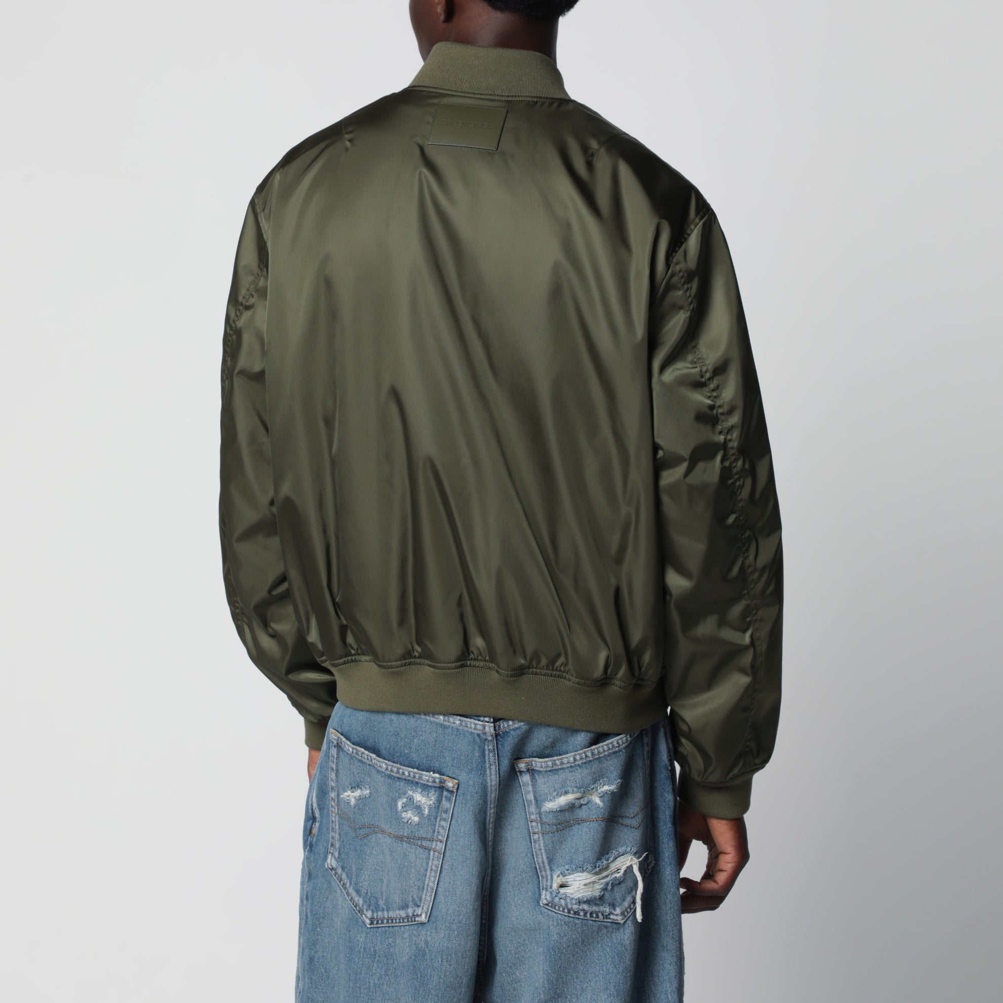 Blouson zippé en nylon vert kaki