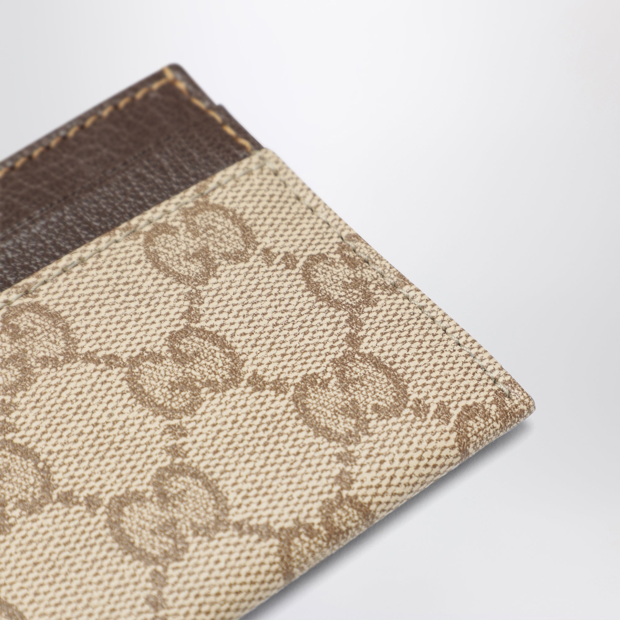 Essence Classic Kartenetui aus braunem GG-Canvas