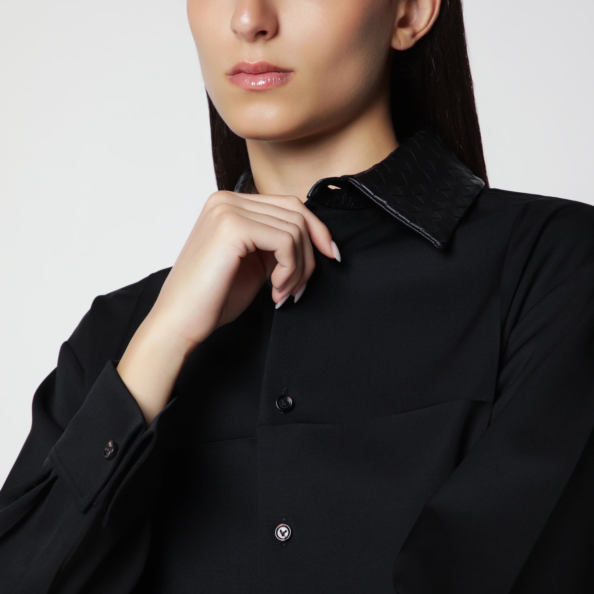 Light wool twill shirt with braided leather collar, black