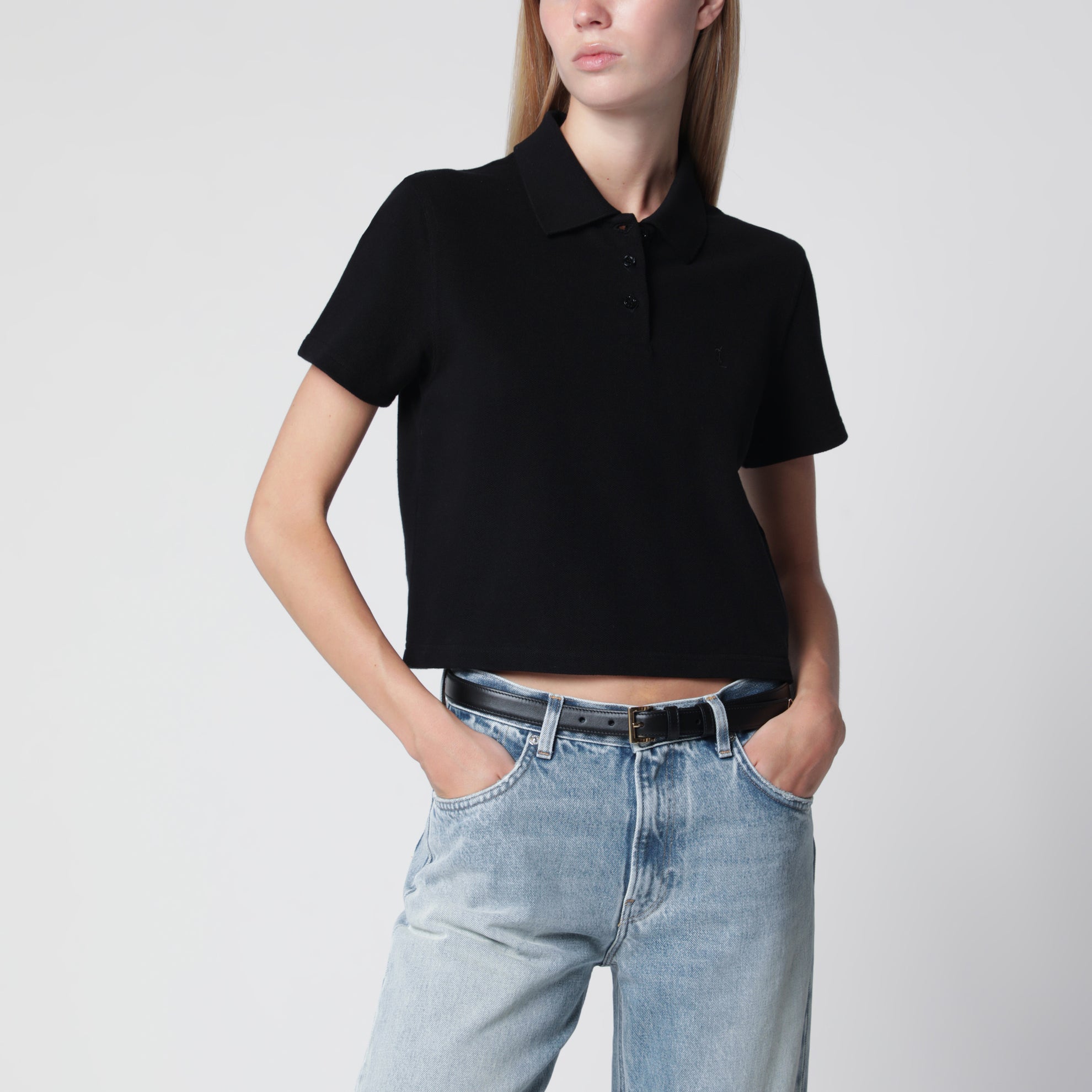 Polo cropped nera in piquet di cotone