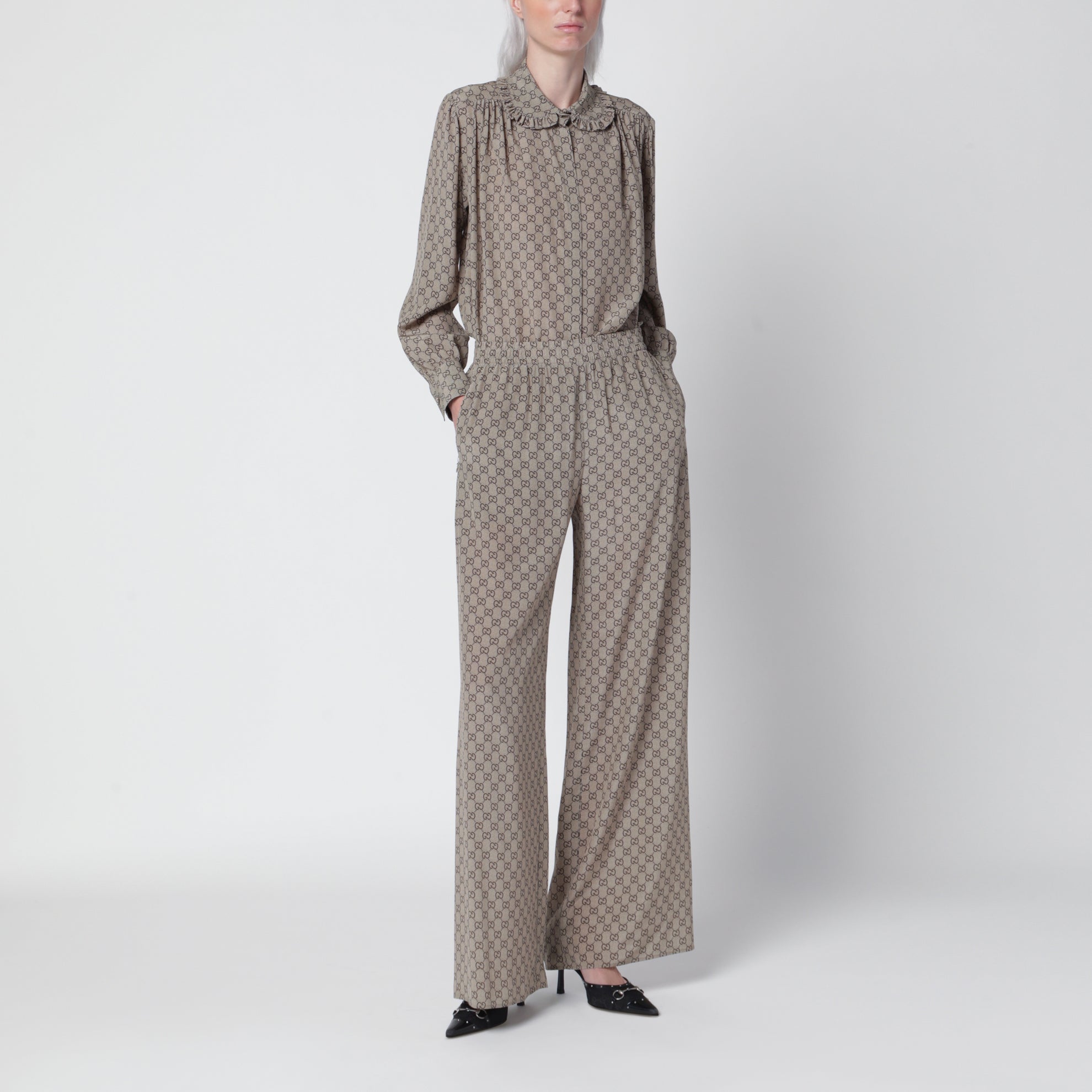 Pantalon leisure beige en soie imprimée GG