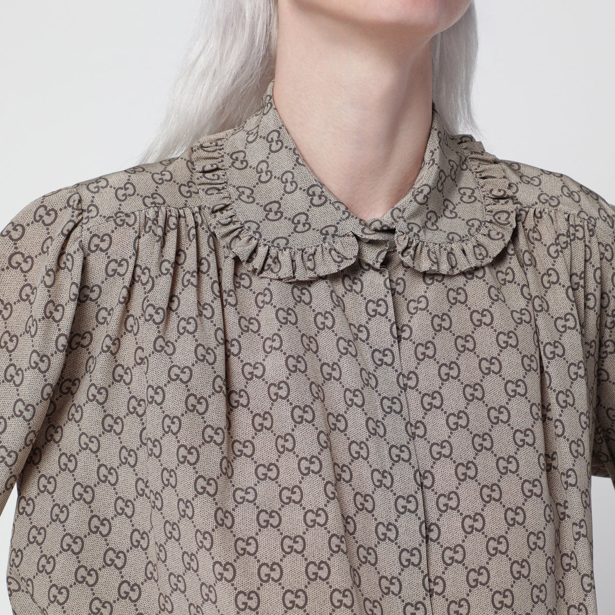 Camicia stampata beige in seta crêpe de chine