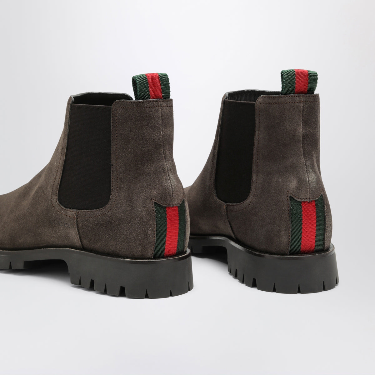 Bottines Chelsea marron en daim avec détail Web
