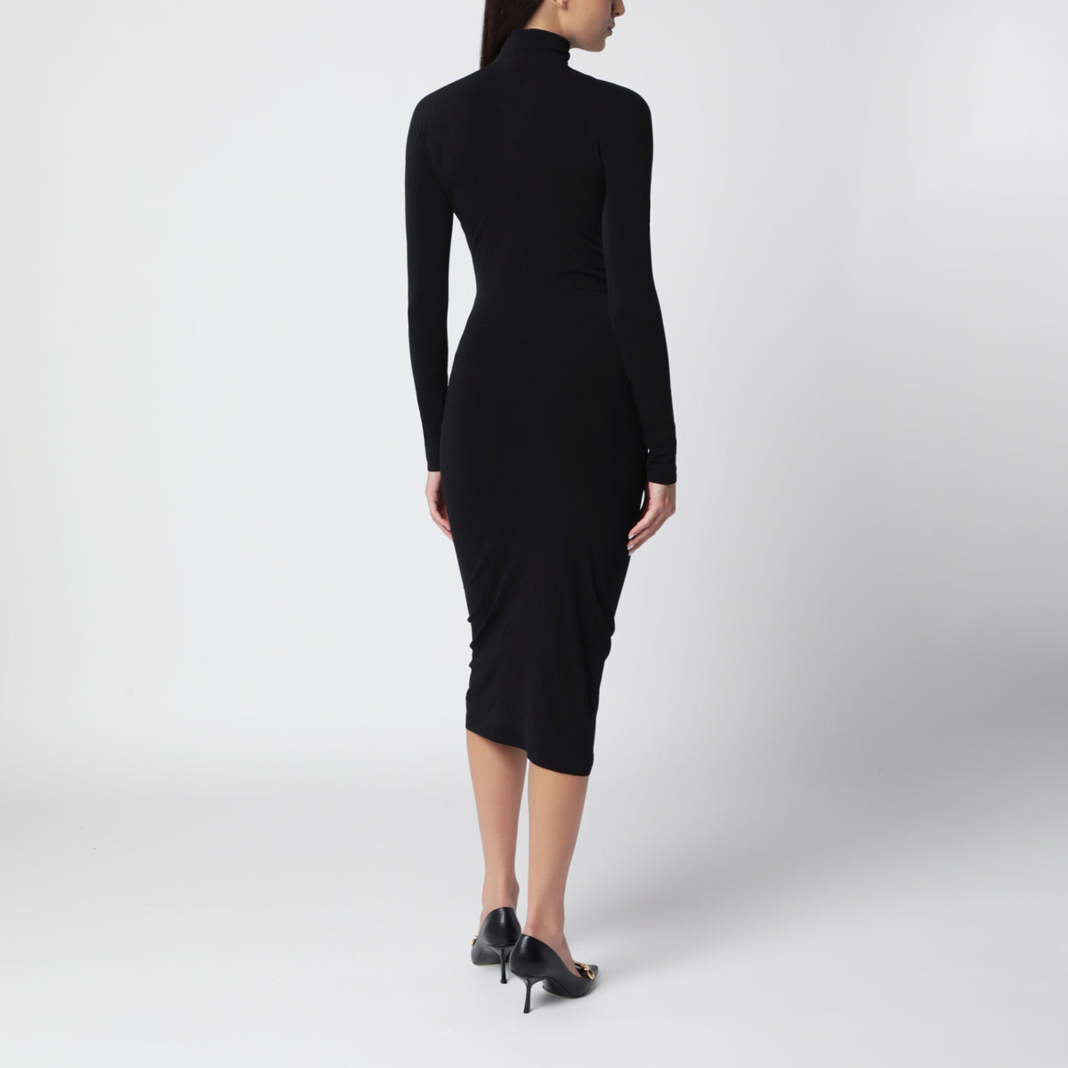 Schwarzes Midi-Rollkragenkleid