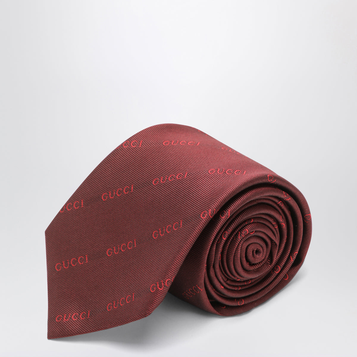 Cravate en soie jacquard rouge