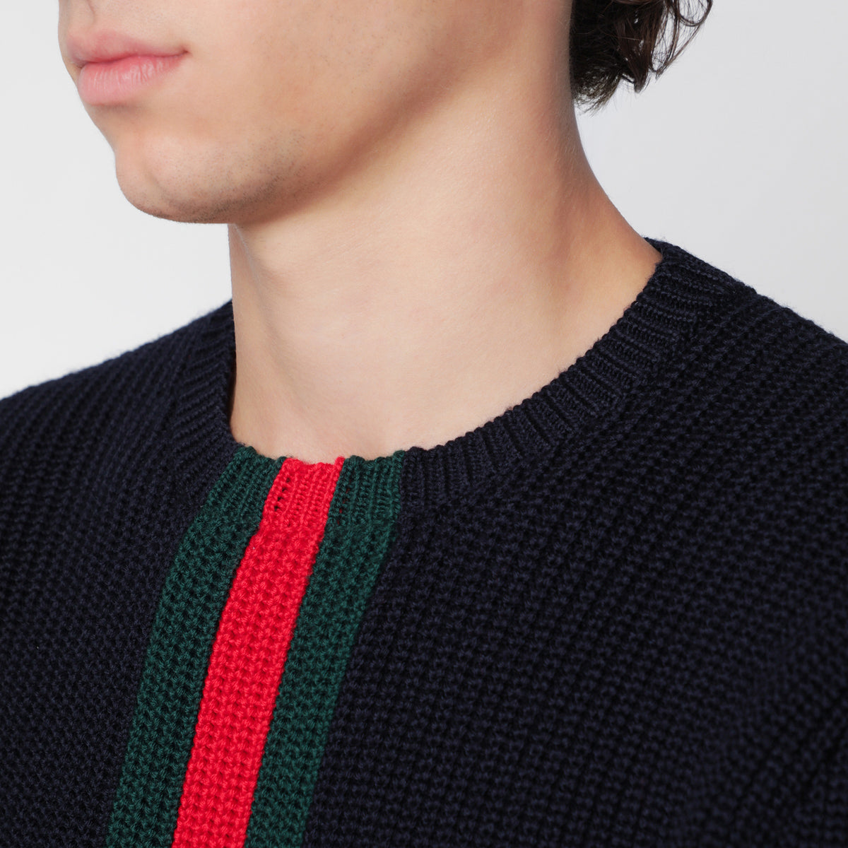 Maglione blu in lana con dettaglio Web