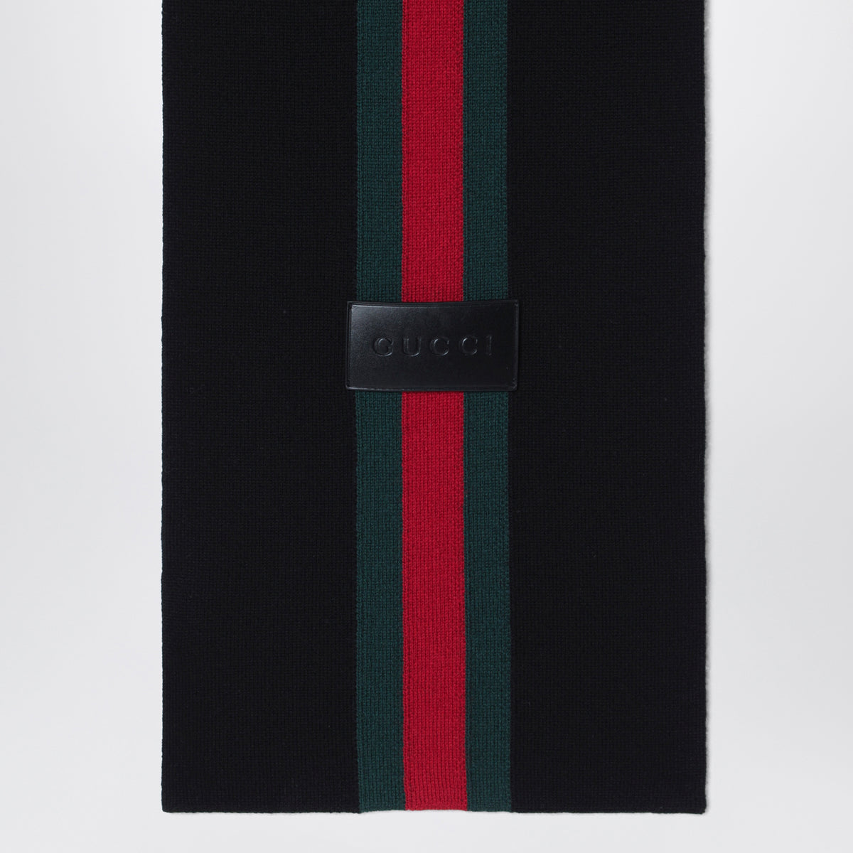 Écharpe rayée noire et verte en laine jacquard