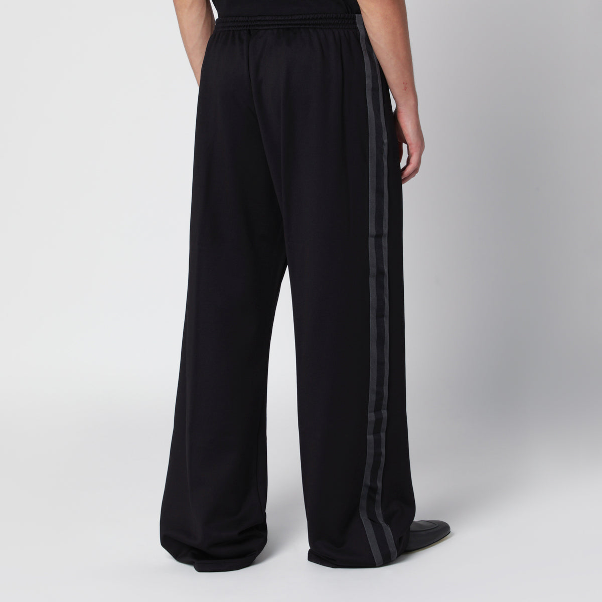 Pantalone jogging nero e grigio in tessuto tecnico