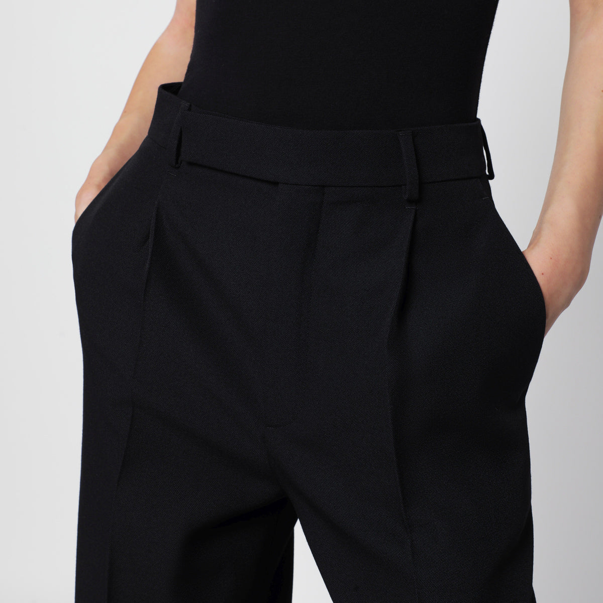 Pantaloni sartoriali neri in lana vergine