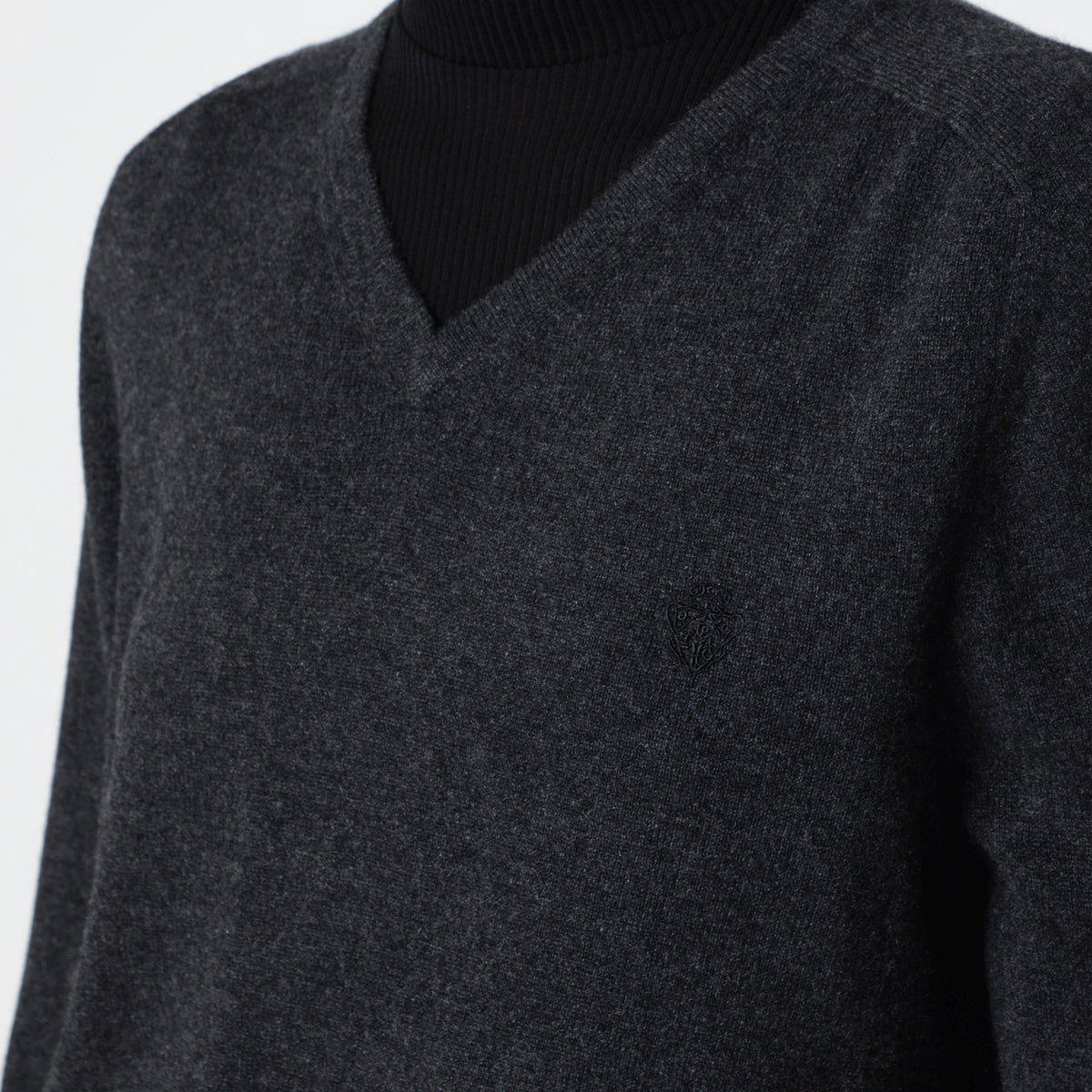 Dunkelgrauer Kaschmirpullover mit V-Ausschnitt