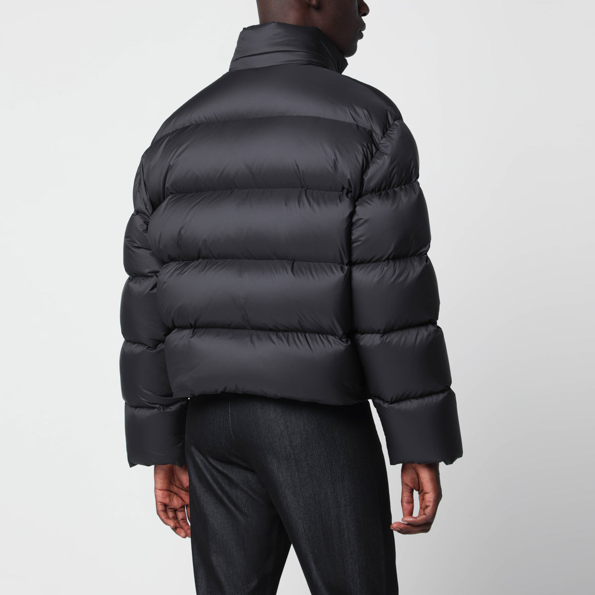Piumino imbottito con zip nero