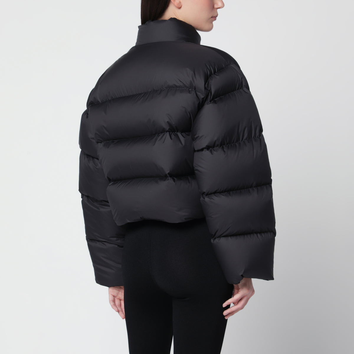 Piumino imbottito cropped con zip nero