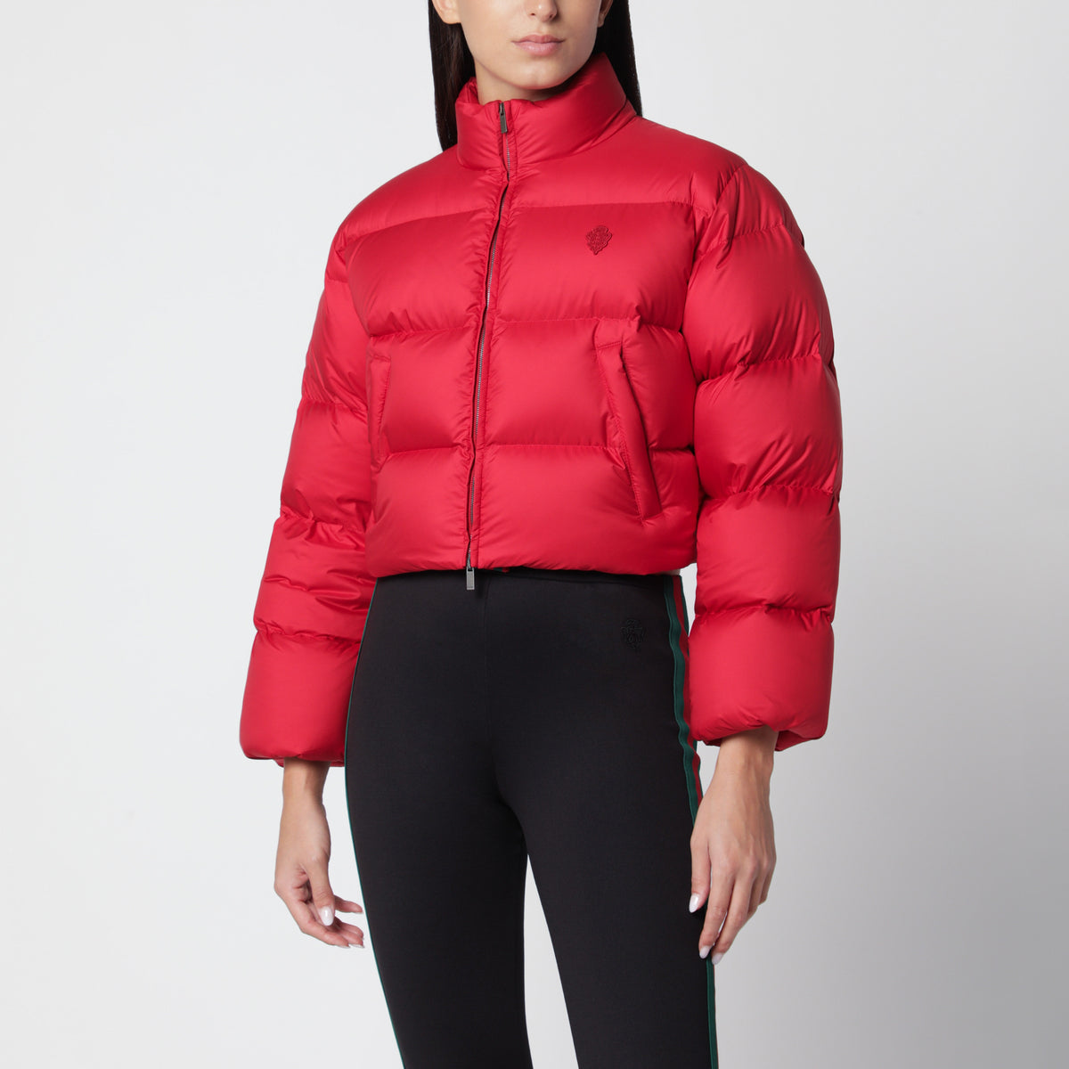 Piumino imbottito cropped con zip rosso